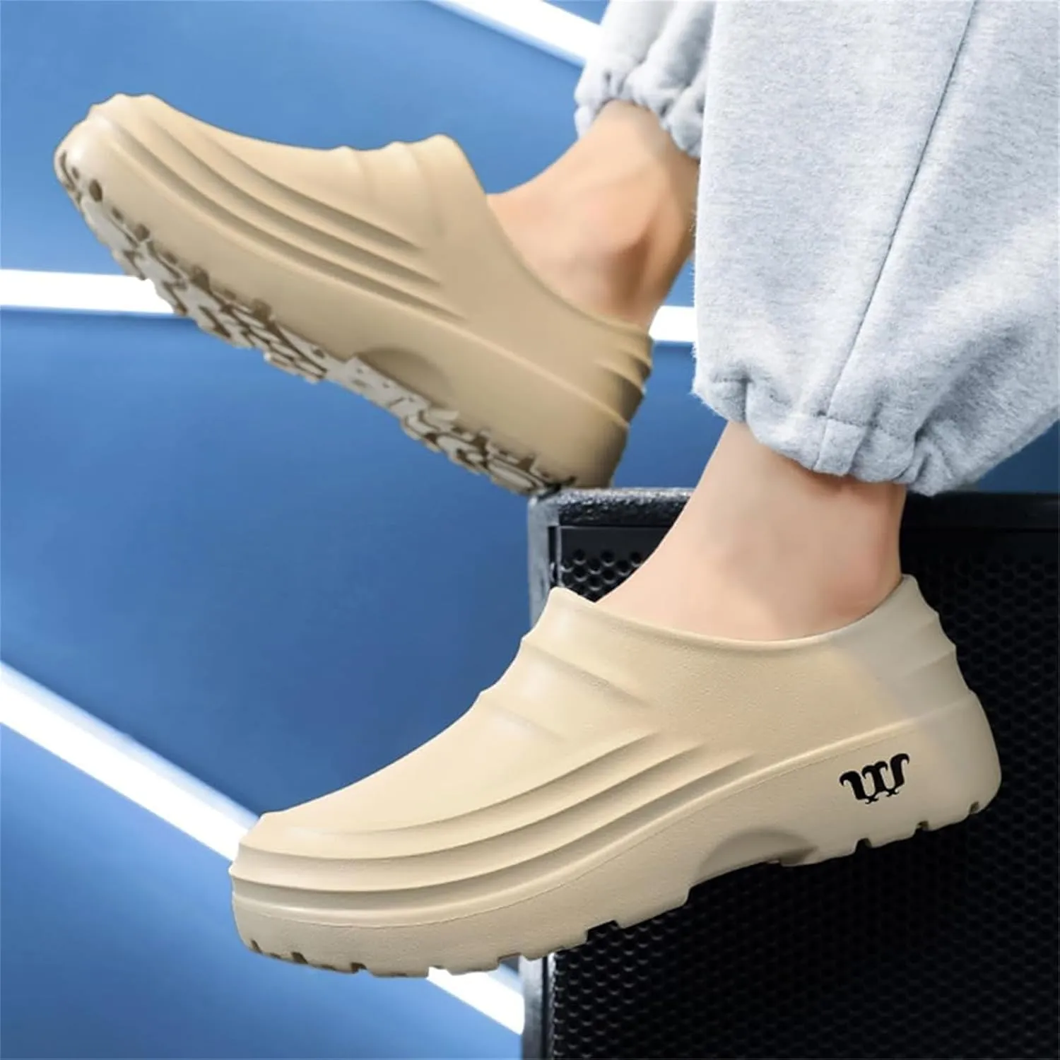 Armadillo Clogs for Nurses Chef Shoes Unisex Oil Resistant for Men Non Slip Work Shoes Women Food Service Comfortable Lightweight Nursing Shoe Waterproof Soft Beach Driving Sandals with Arch Support