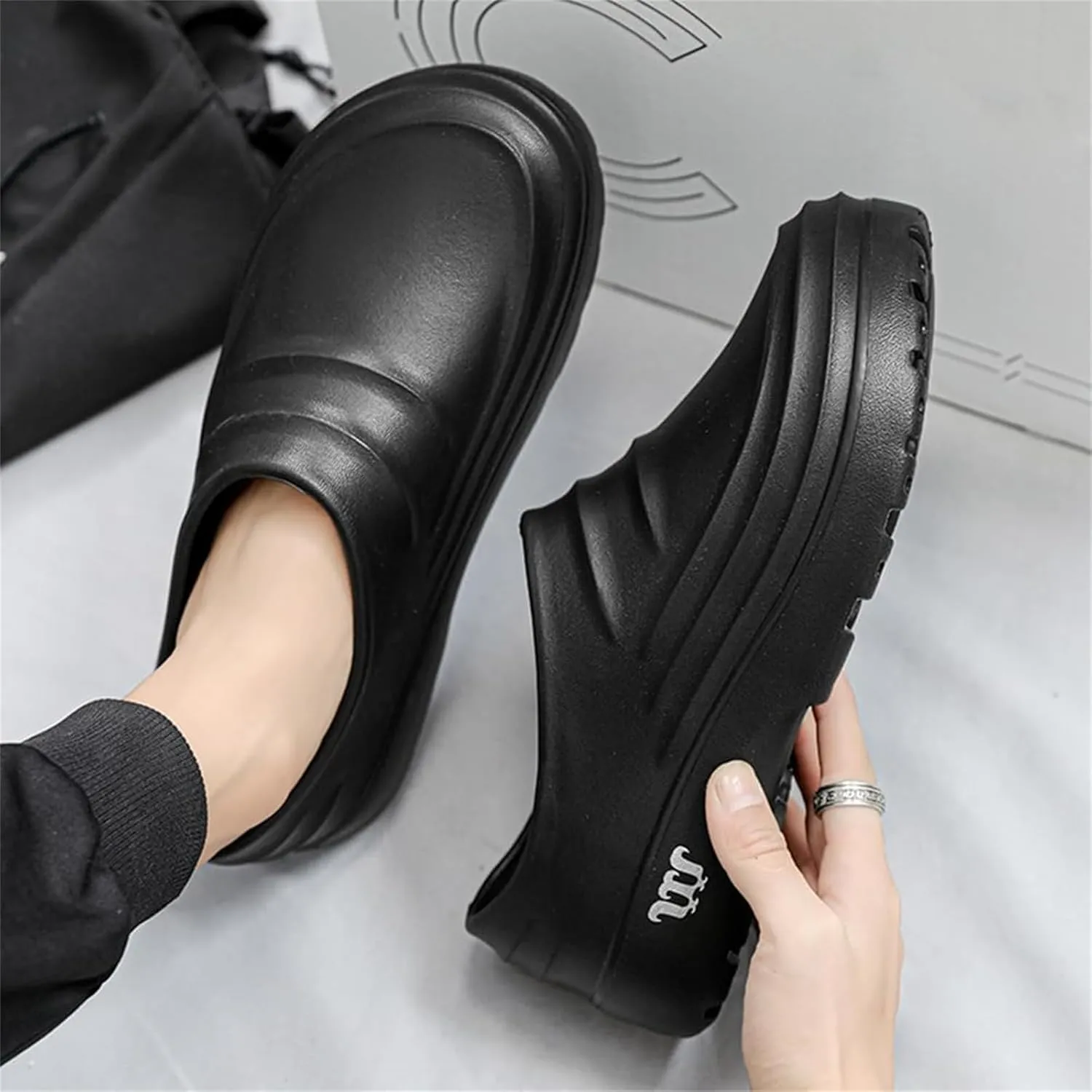 Armadillo Clogs Garden Nurse Work Shoes for Women Men Slip Resistant Armadillo Chef Shoes Comfortable Waterproof Casual Non Slip Nursing Gardening Clogs Kitchen Food Service Shoe Sandals
