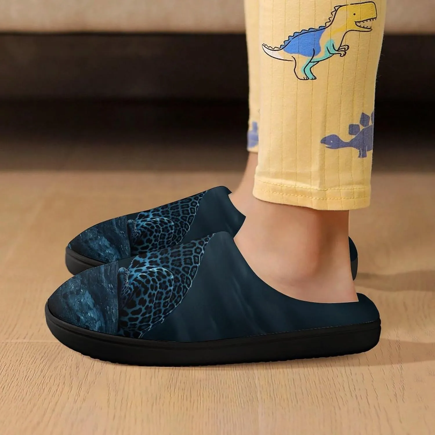 Cheetah Print Soft Slippers for Girls Boys Non-slip Warm House Slippers Cute Home Shoes