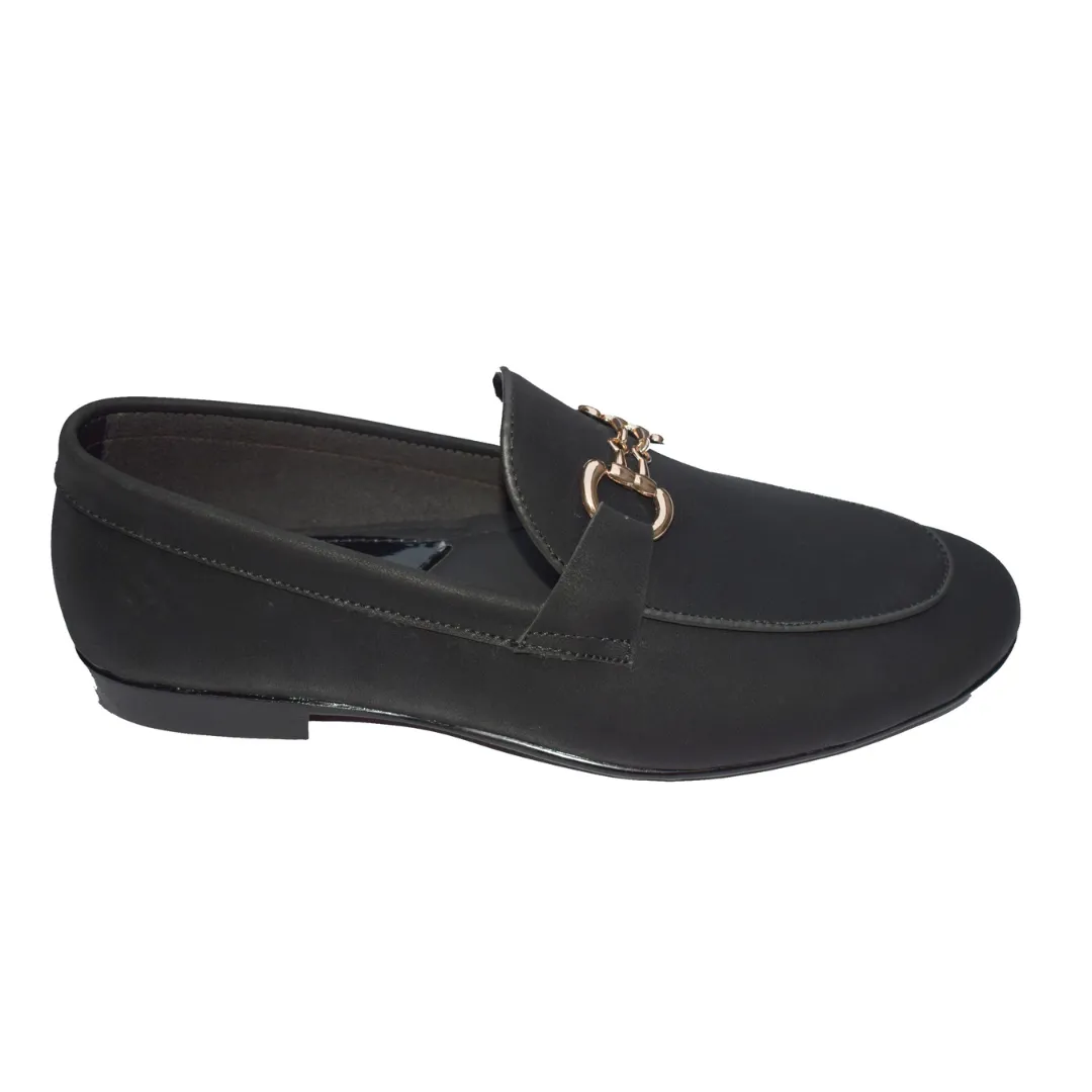 Classic Black Formal Slip-On Shoes with Gold Chain Accent M365