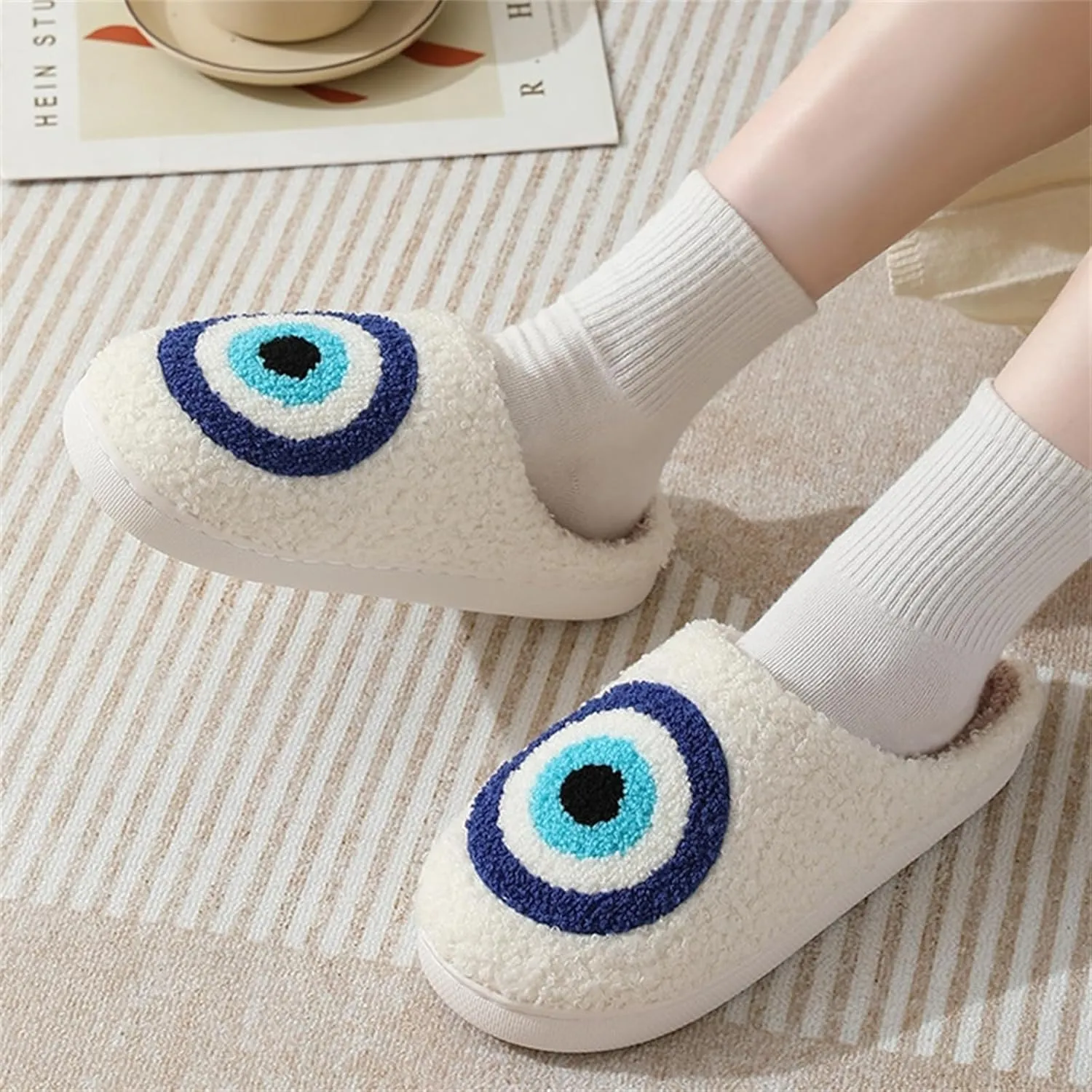 Cute Strawberry Pattern Women's Bedroom Slippers - Warm, Soft, Fuzzy, Non-Slip