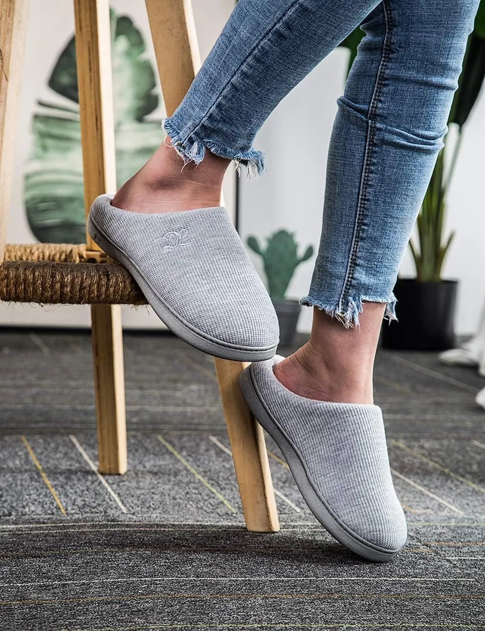 DL Womens Memory Foam Slippers, Cozy Slip on House Slippers for Women Indoor Outdoor, Comfy Women's Bedroom Slippers Warm Soft Flannel Lining Home Slippers Size 5-12 Purple Blue Pink Grey Navy Black