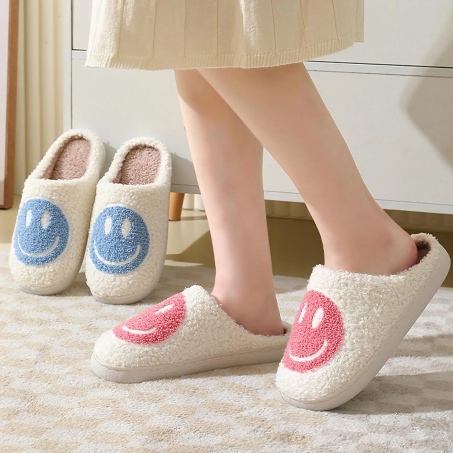 FACAXEDRE Smile Face Slippers for Women - Indoor Outdoor Retro Happy House Slides, Soft Fluffy Cushion Furry Shoes