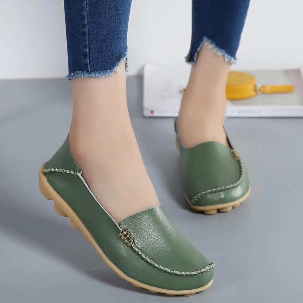 FolHaoth Women's Comfortable Leather Loafers Slip On Flats Casual Round Toe Moccasins Wild Walking Nurse Breathable Driving Fashion Soft Shoes