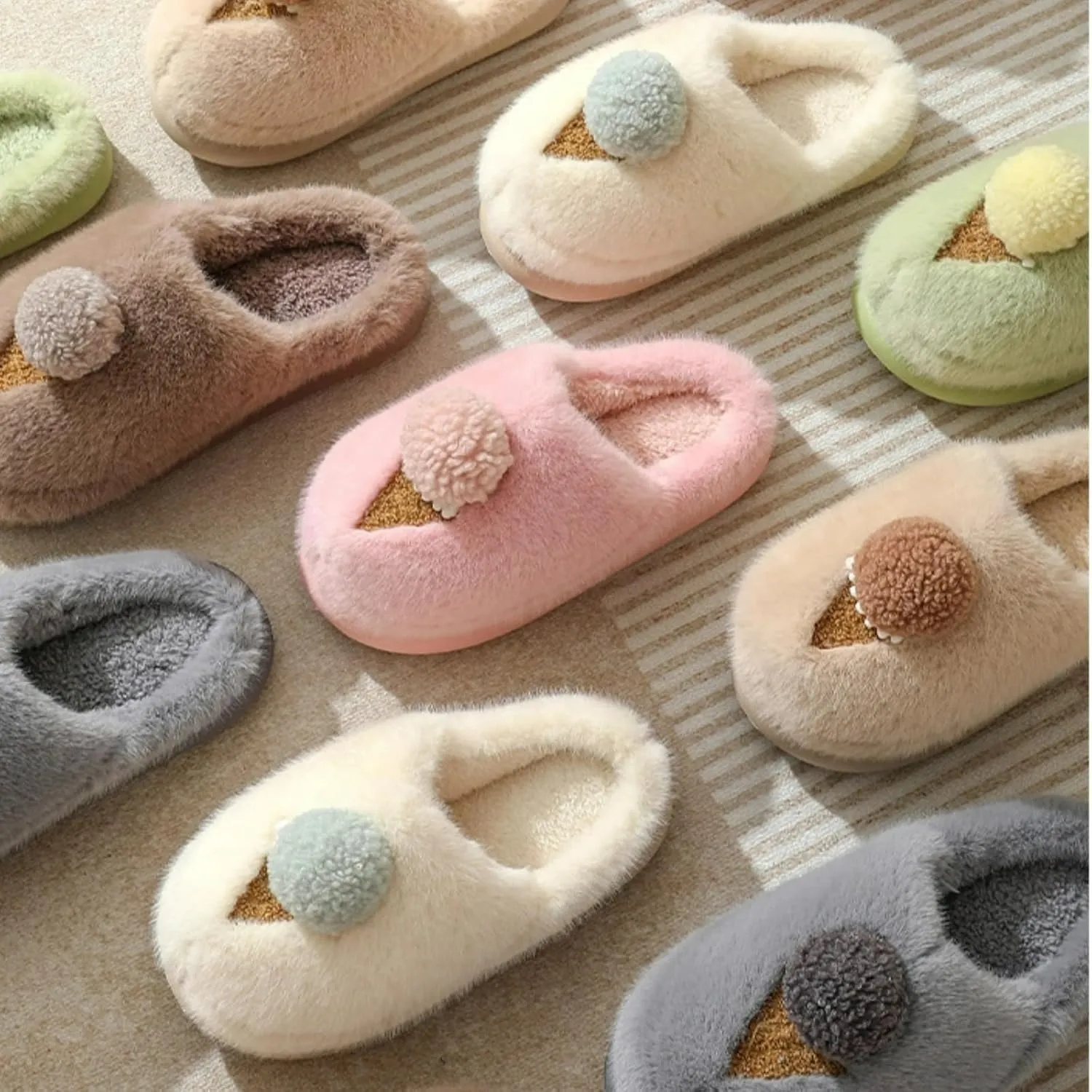 Fuzzy Parent-Child Slippers Cute Cute Pom-Poms Decor Closed Back & Open Back Soft Cozy Warm Anti-Slip Soles Run Small Indoor Outdoor Platforms Fluffy Slippers Gift for Christmas