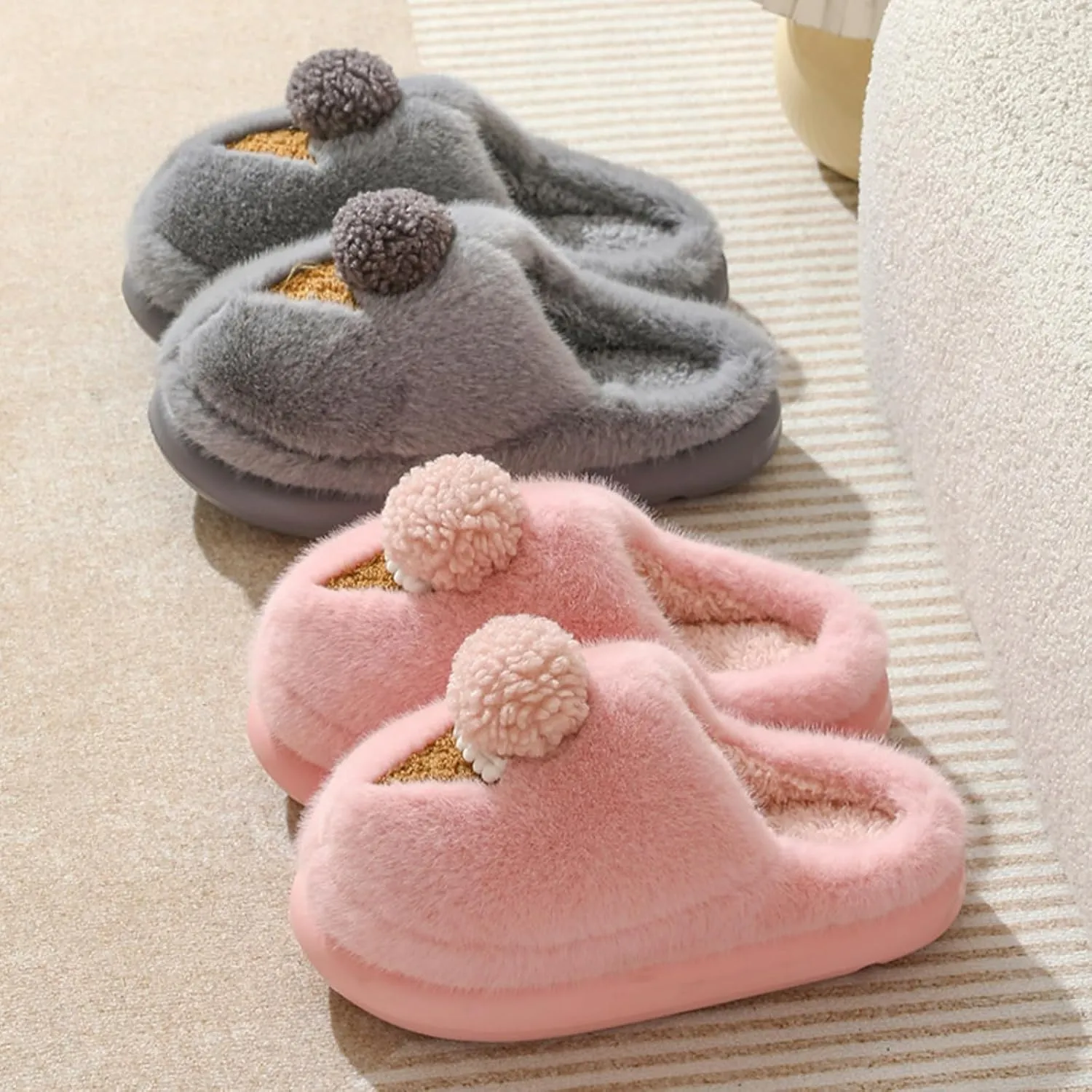 Fuzzy Parent-Child Slippers Cute Cute Pom-Poms Decor Closed Back & Open Back Soft Cozy Warm Anti-Slip Soles Run Small Indoor Outdoor Platforms Fluffy Slippers Gift for Christmas