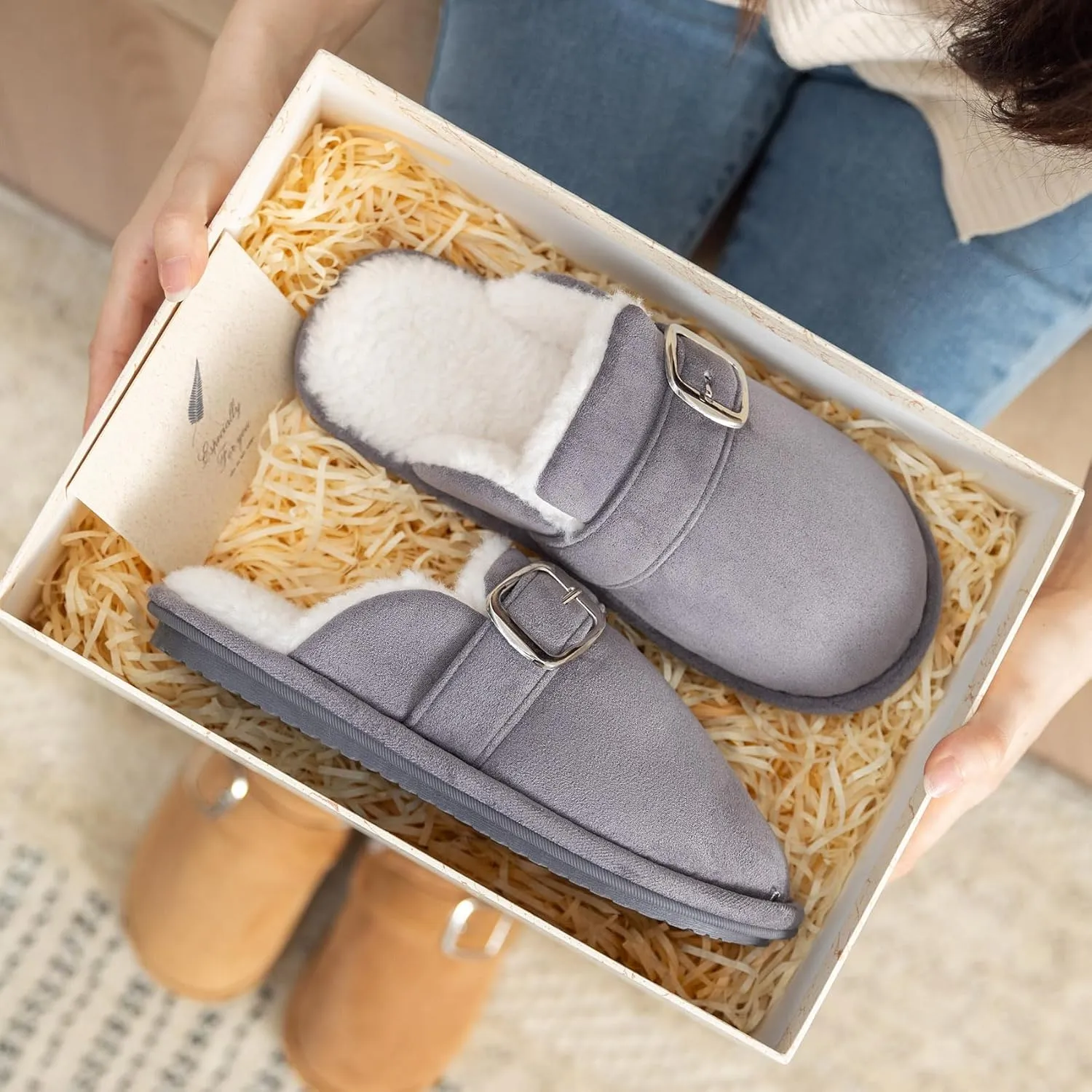Fuzzy Slippers for Women with Memory Foam Warm Winter Suede House Slippers Shoes Indoor Outdoor Gifts For Women Faux Fur Anti-Skid