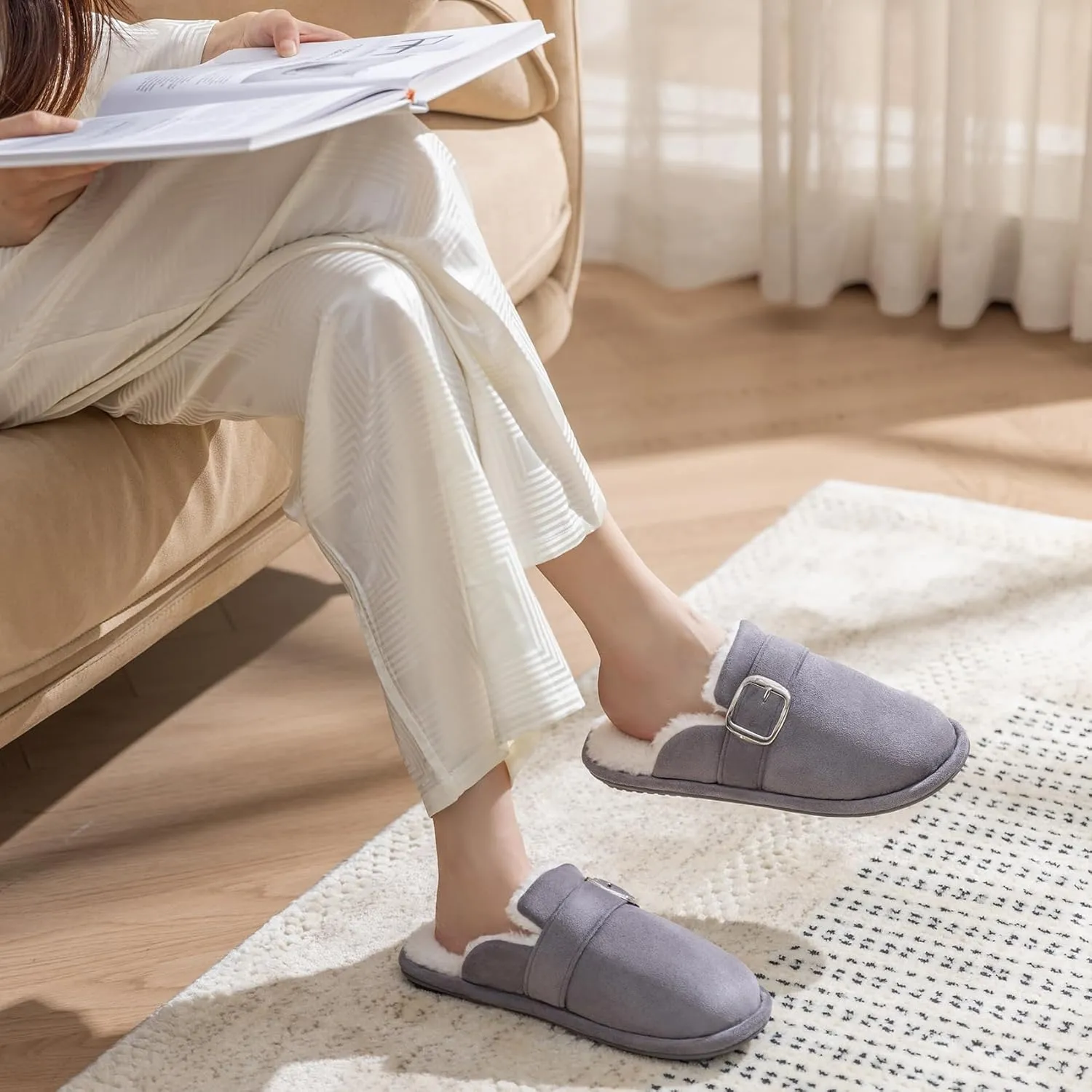 Fuzzy Slippers for Women with Memory Foam Warm Winter Suede House Slippers Shoes Indoor Outdoor Gifts For Women Faux Fur Anti-Skid