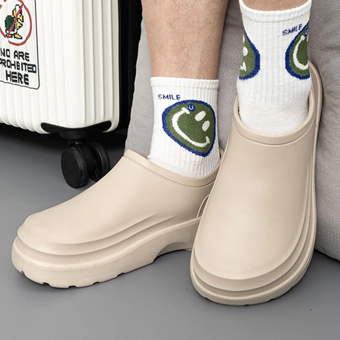 Harssidanzar Mens Clogs, Chef Shoes for Men,Garden Shoes,Slip On Work Shoes for Food Service, Garden, or Nursing HM201US