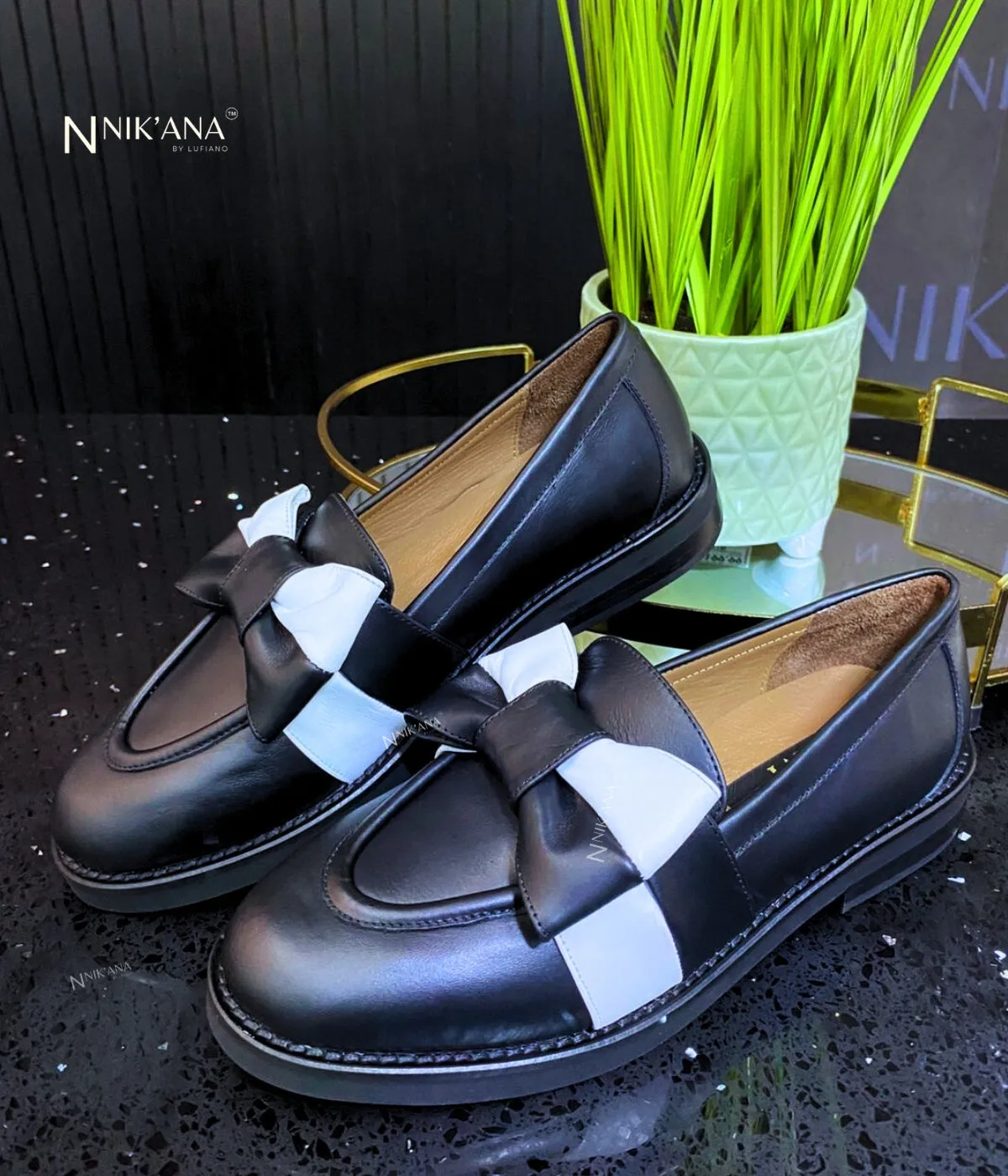 iLVi065-Slip on: Black
