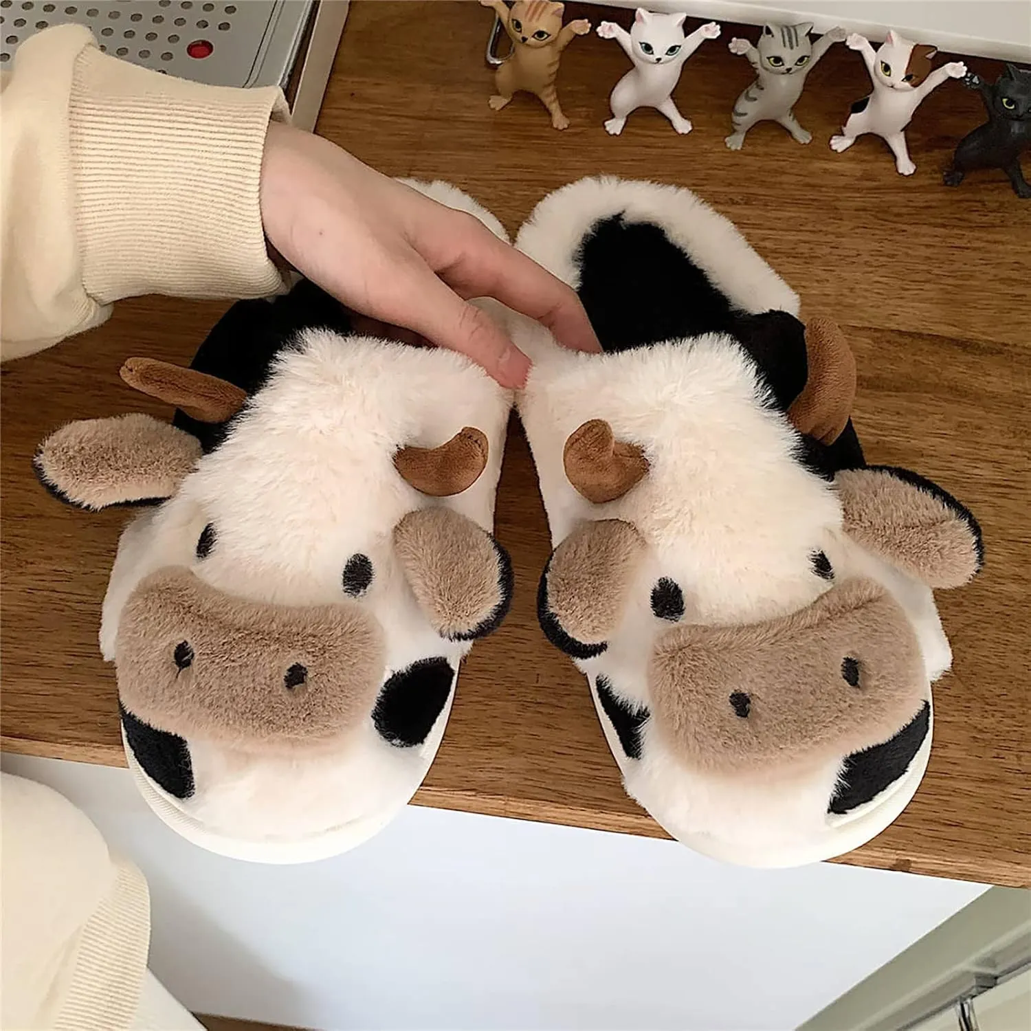 Jerzmy Cute Animal Cow Pig Men Women House Slippers, Comfy Memory Foam Cloudy Soft Slippers Plush Home Shoes for Bedroom Living Room Indoor