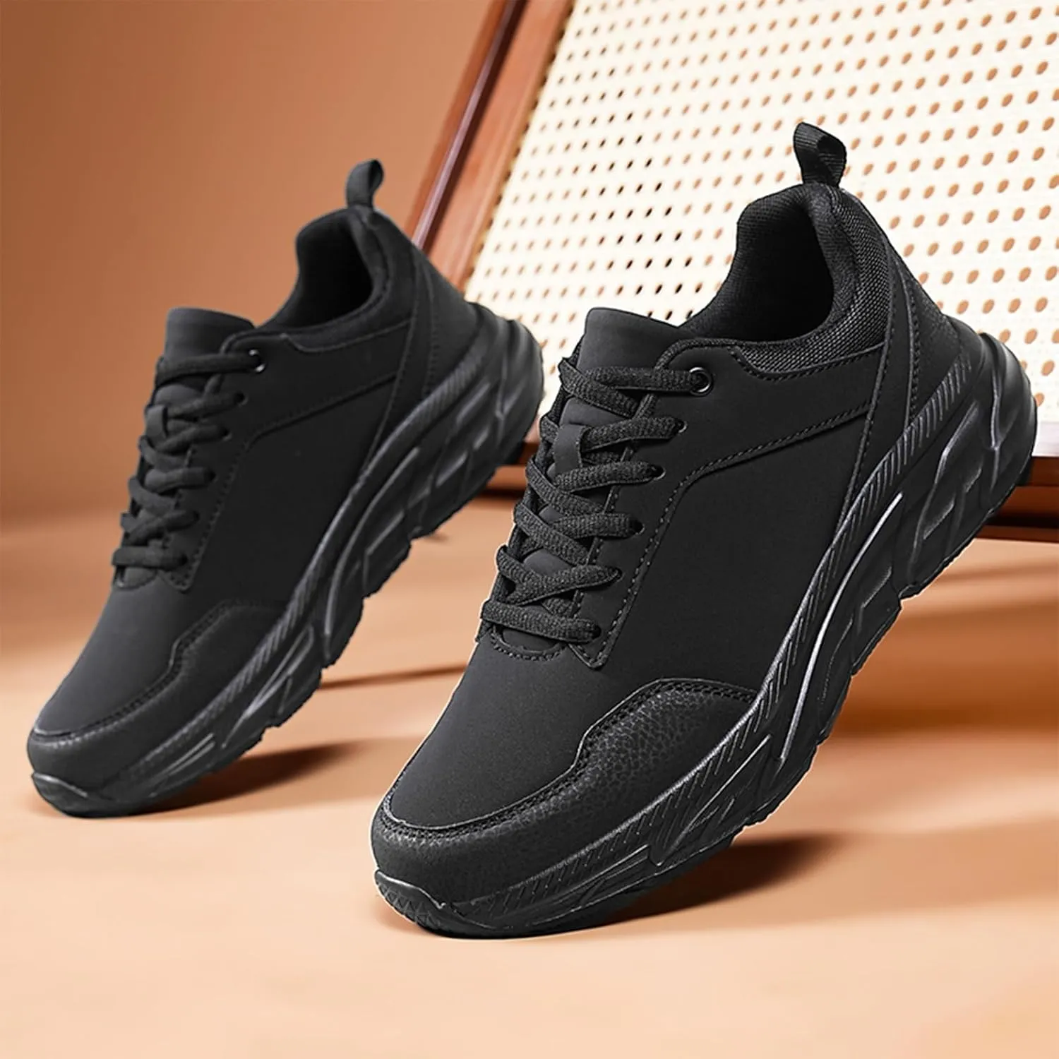 Men's Casual Sneakers Anti-Slip Wear-Resistant Platform Soft Thick Outsole Water-Proof Leather Upper Lightweight Fashionable Cushioned Lace-Up Workout Outdoor Travel Sports Shoes