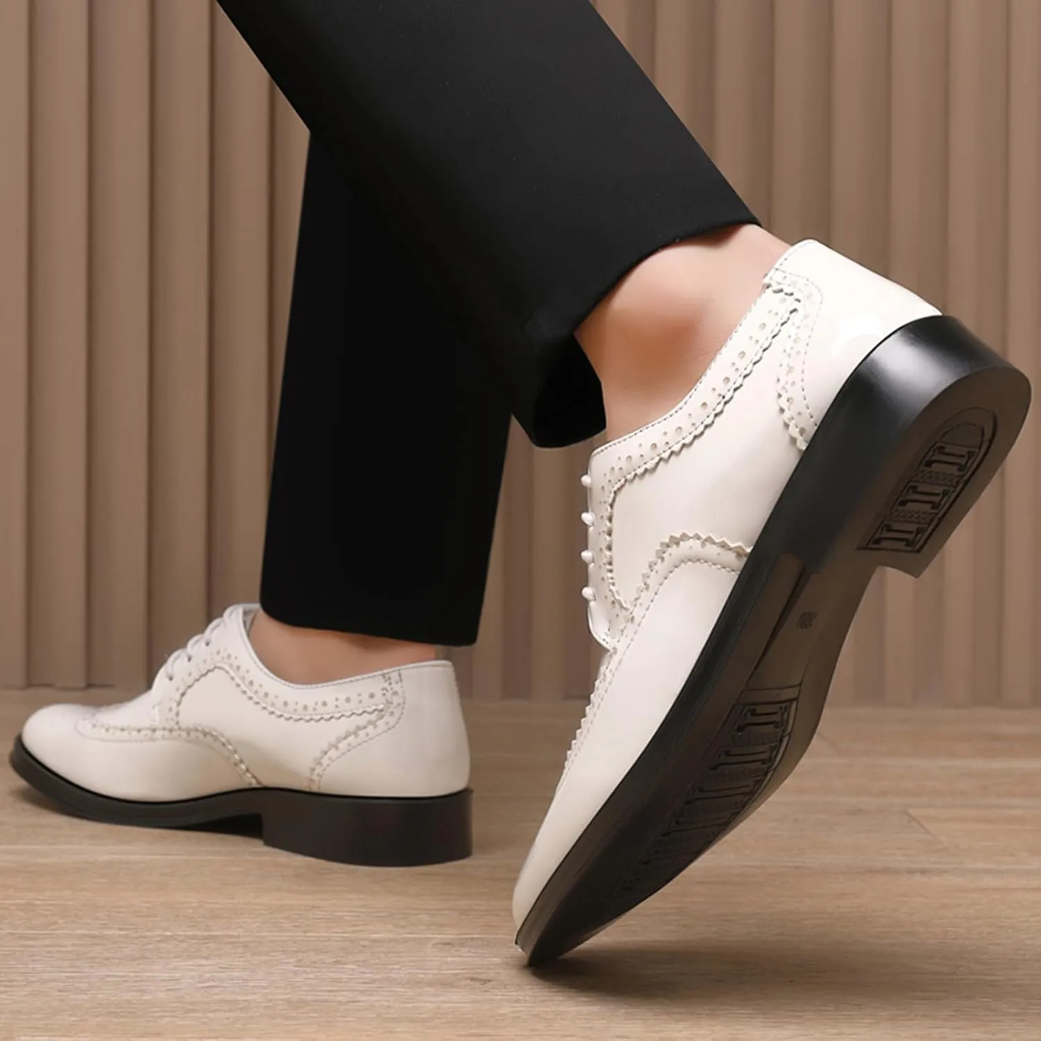 Men's Patent Leather Wingtip Carving Brogue Dress Shoes Fashion Classic Cap Toe Lace Up Low Top Oxfords Shoes Casual Business Formal Derby Shoes