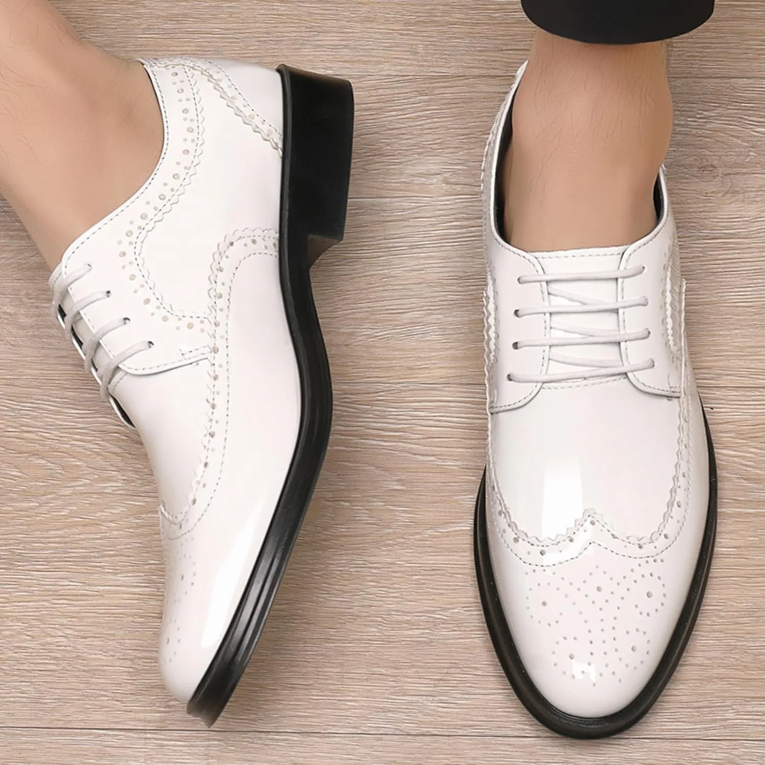 Men's Patent Leather Wingtip Carving Brogue Dress Shoes Fashion Classic Cap Toe Lace Up Low Top Oxfords Shoes Casual Business Formal Derby Shoes