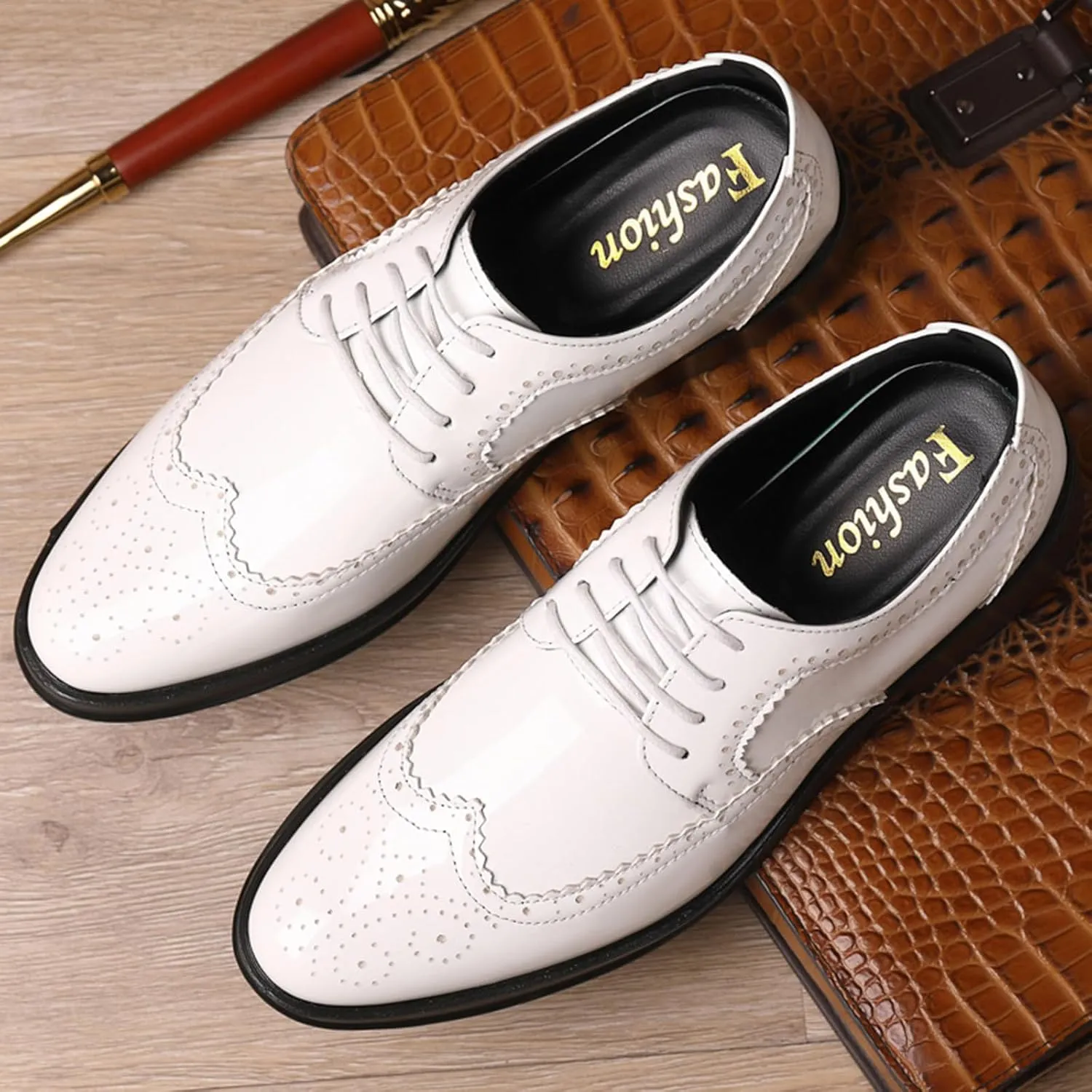 Men's Patent Leather Wingtip Carving Brogue Dress Shoes Fashion Classic Cap Toe Lace Up Low Top Oxfords Shoes Casual Business Formal Derby Shoes