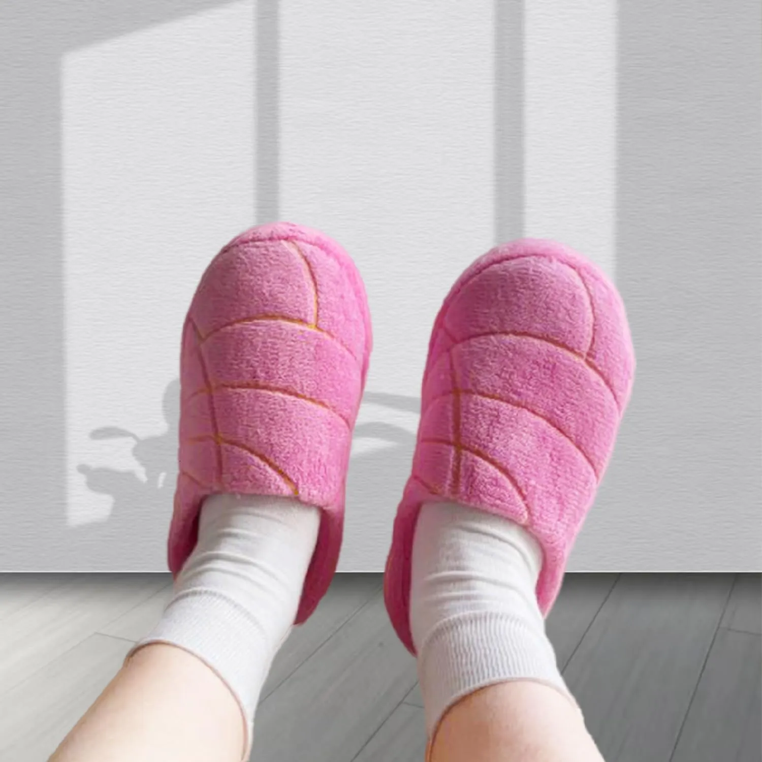 Mexican Concha Slippers for Women Concha Pantuflas Soft Plush House Slippers Memory Foam Slippers with Plush Lining Non-Slip Soles for Indoor Outdoor Use