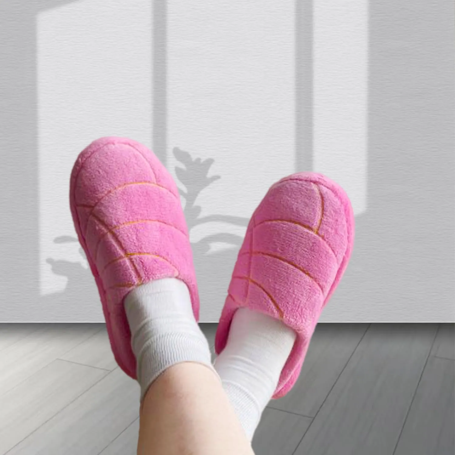 Mexican Concha Slippers for Women Concha Pantuflas Soft Plush House Slippers Memory Foam Slippers with Plush Lining Non-Slip Soles for Indoor Outdoor Use