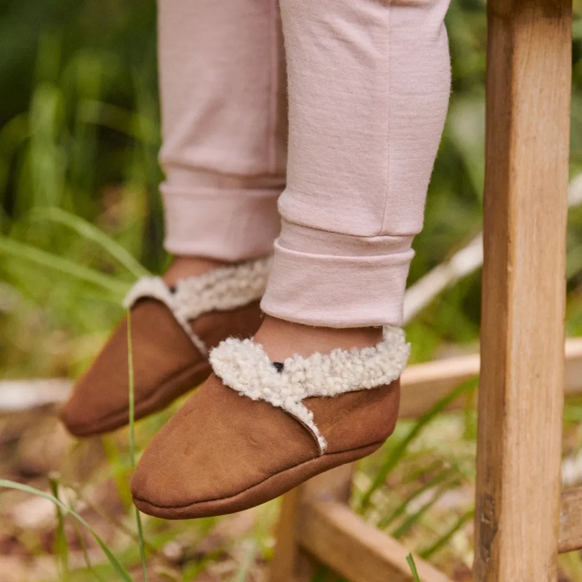 NATURE BABY - LAMBSKIN BOOTIES: CINNAMON