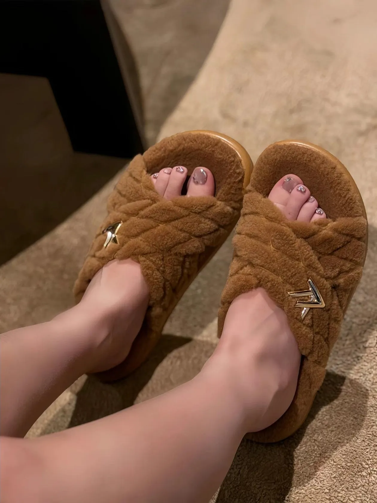 New wool embroidered flat slippers
