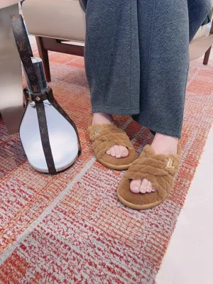 New wool embroidered flat slippers
