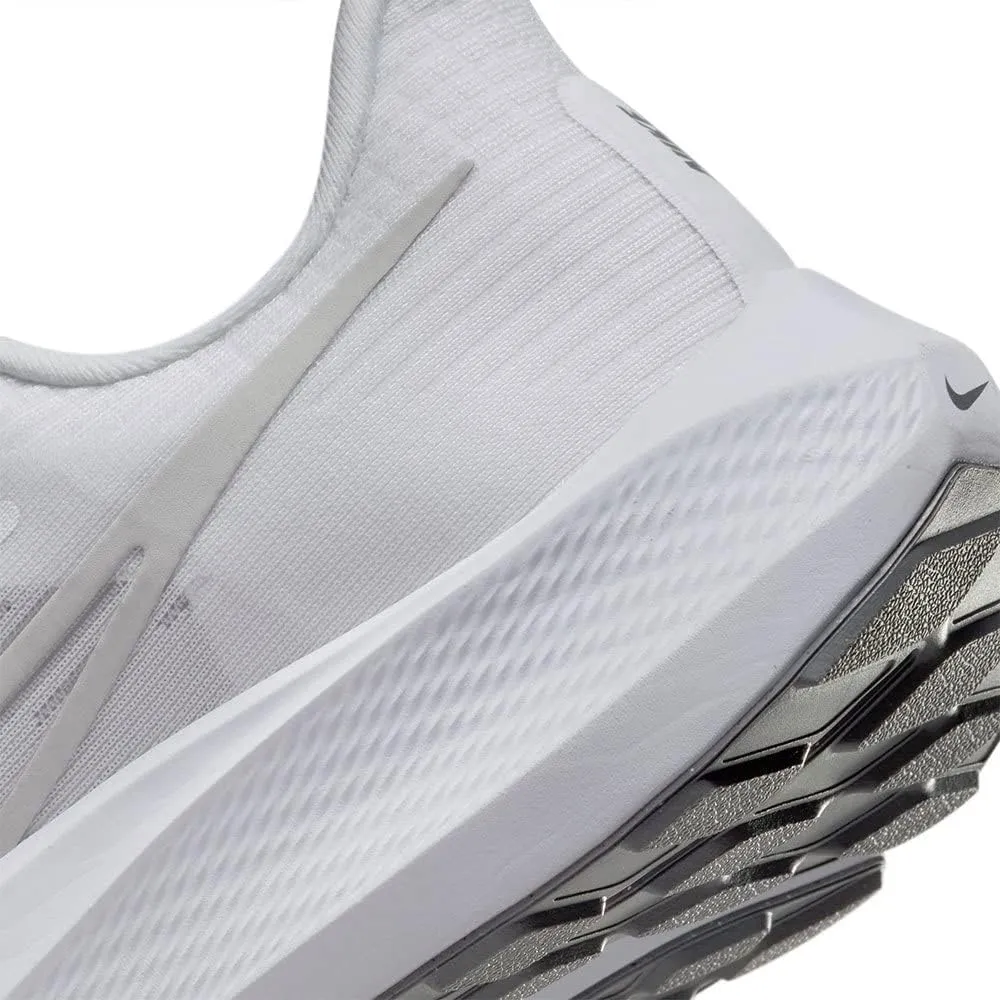 Nike Men's Sneaker