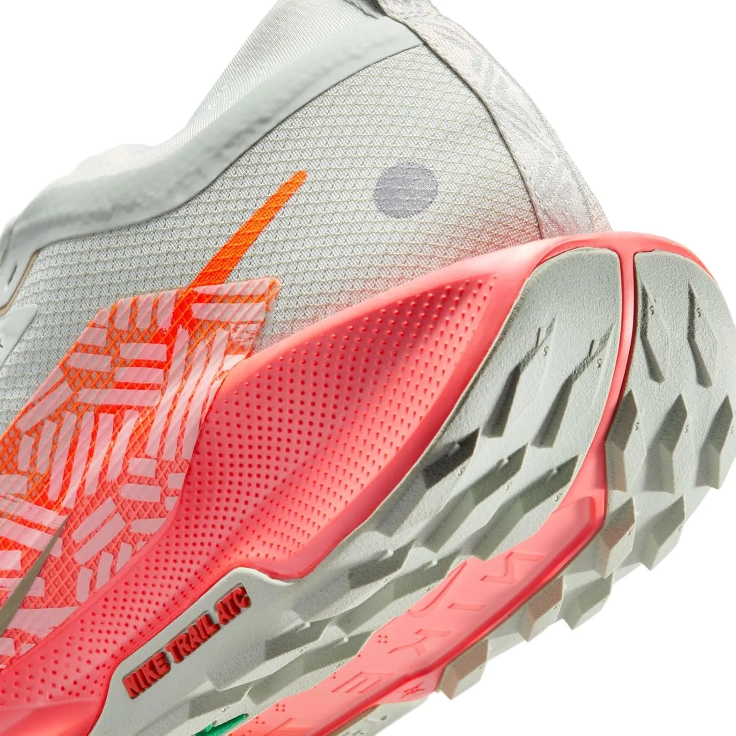 Nike Pegasus Trail 5 GORE-TEX Men's Waterproof Trail Running Shoes”