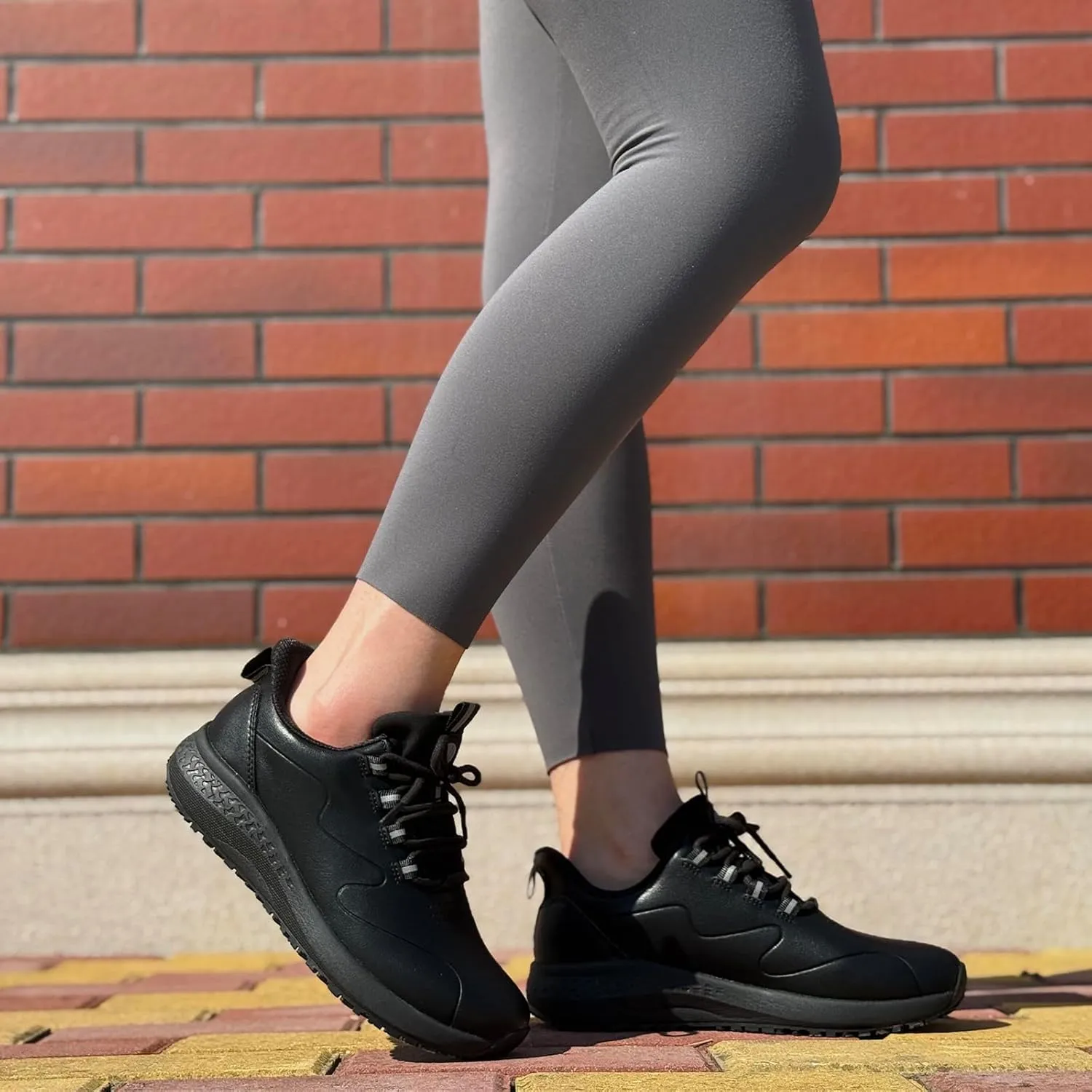 Non Slip Work Shoes for Women Slip on Waterproof Kitchen Chef Restaurant Walking Sneakers Comfortable Food Service Working Footwear Leather Nursing Shoe
