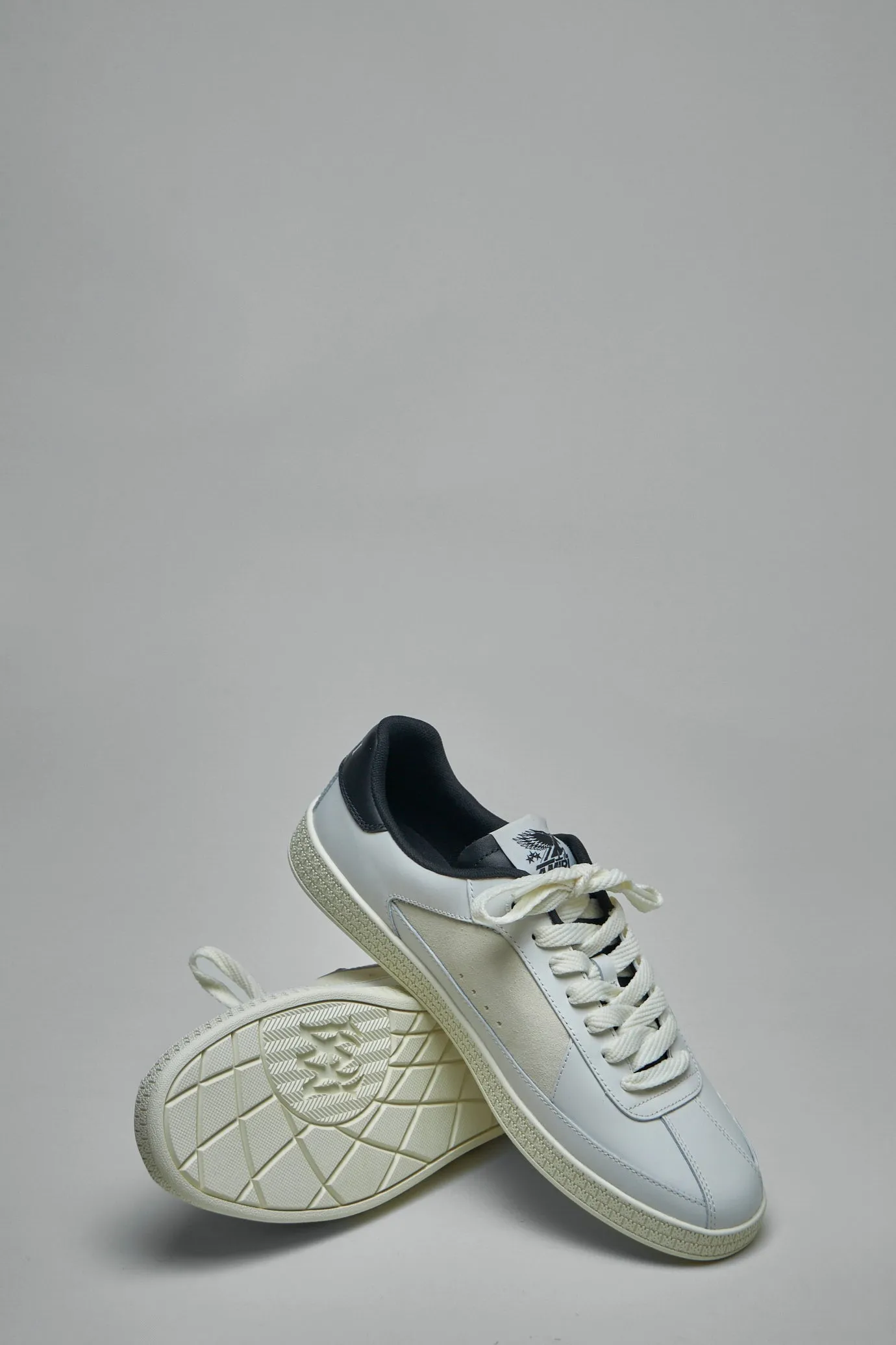 Pacific Sneaker