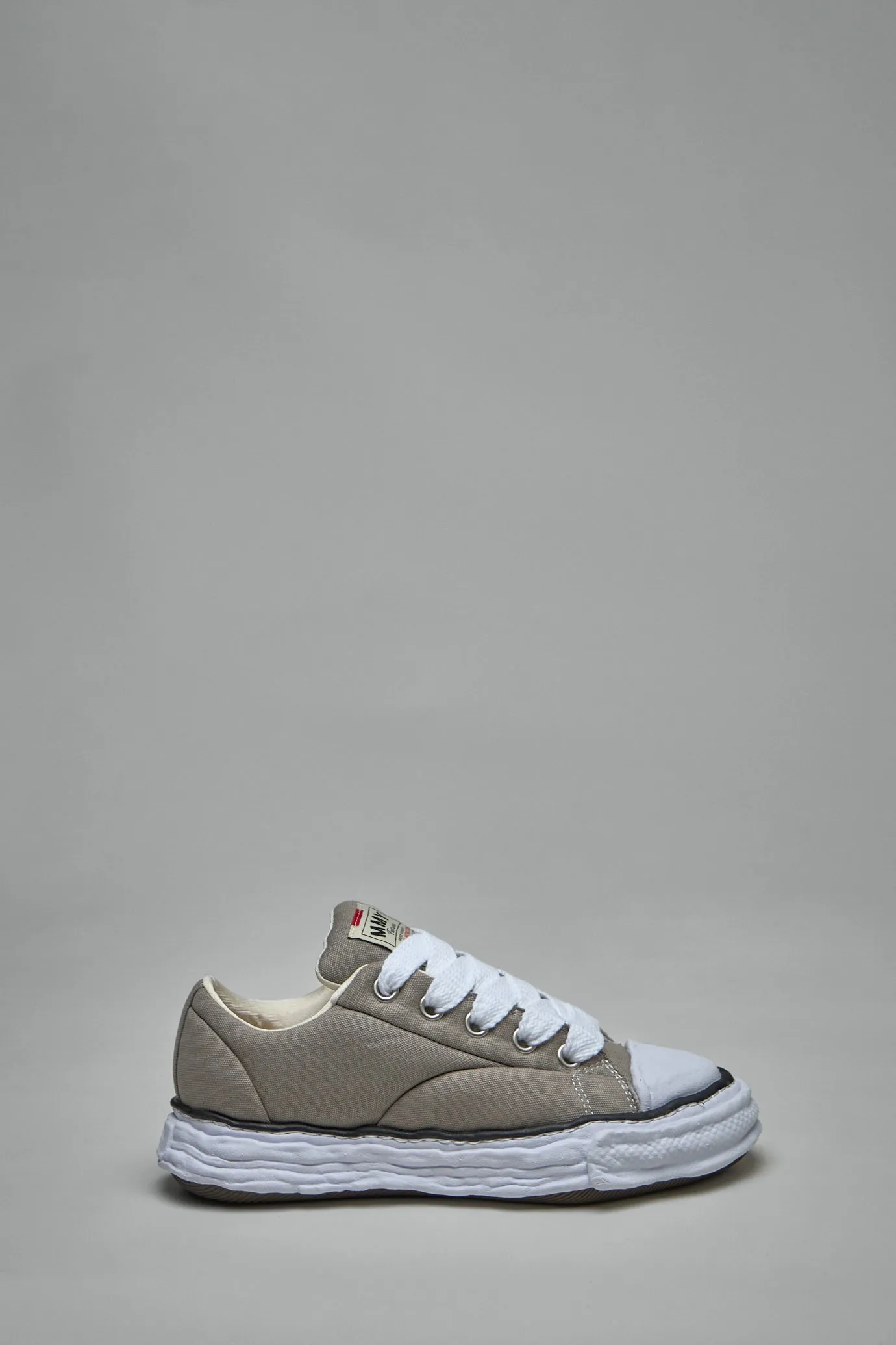 PETERSON 23 Padded Low Top Sneaker