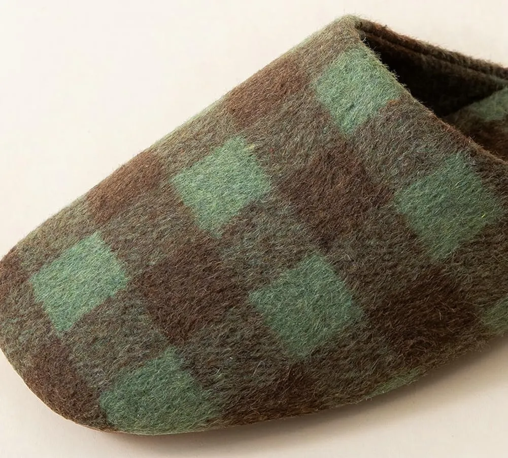Plaid Slippers for Women Men Classic House Slippers Fuzzy Comfy Unisex House Shoes Bedroom Slippers Indoor Outdoor 2024 New