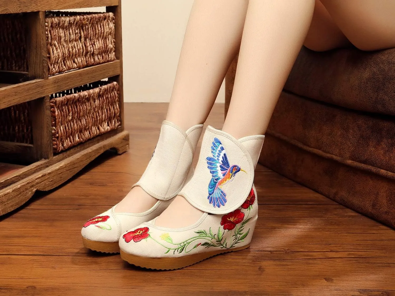 Qianmome Womens Hummingbird Floral Embroidery Comfort Sports Fashion Ankle Boots Canvas Shoes