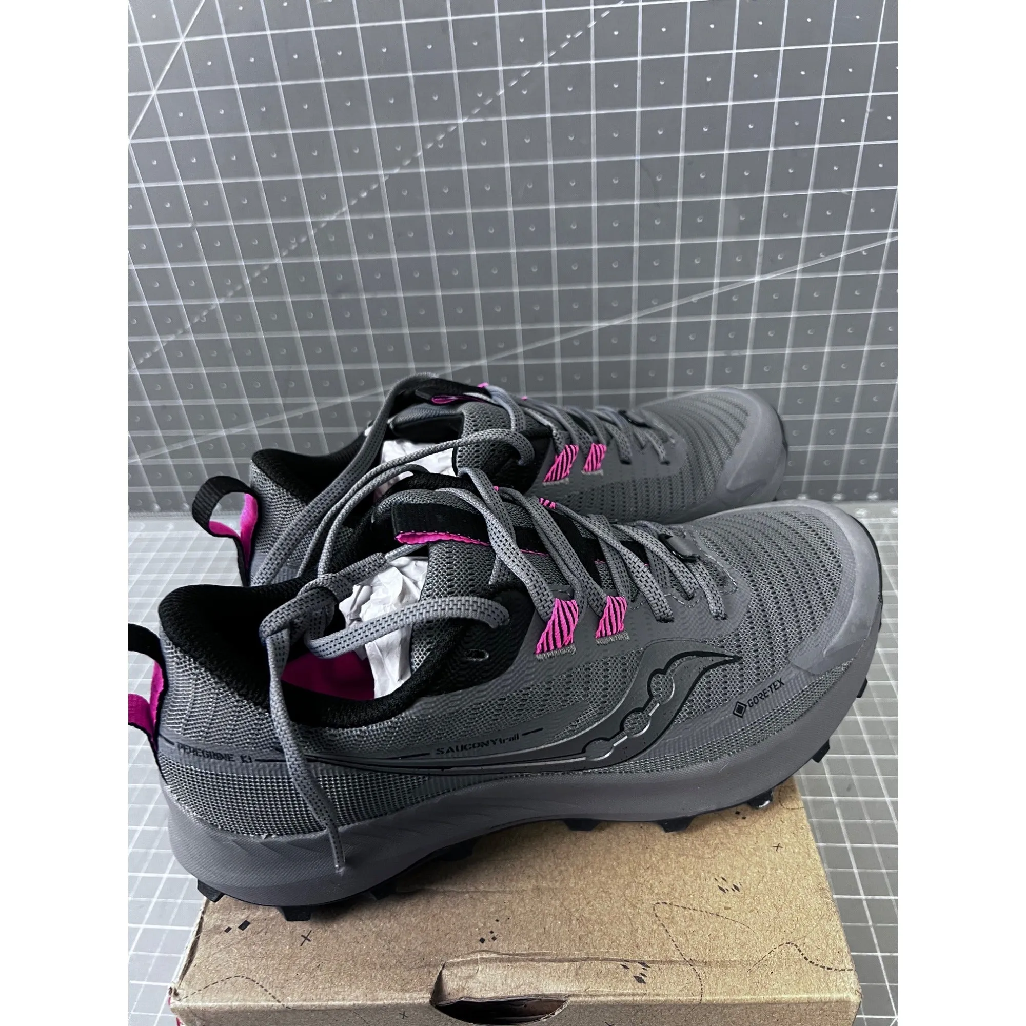 Saucony Peregrine 13 GTX Women’s Trail Running Shoes Sz 7.5 US Gravel/Black New
