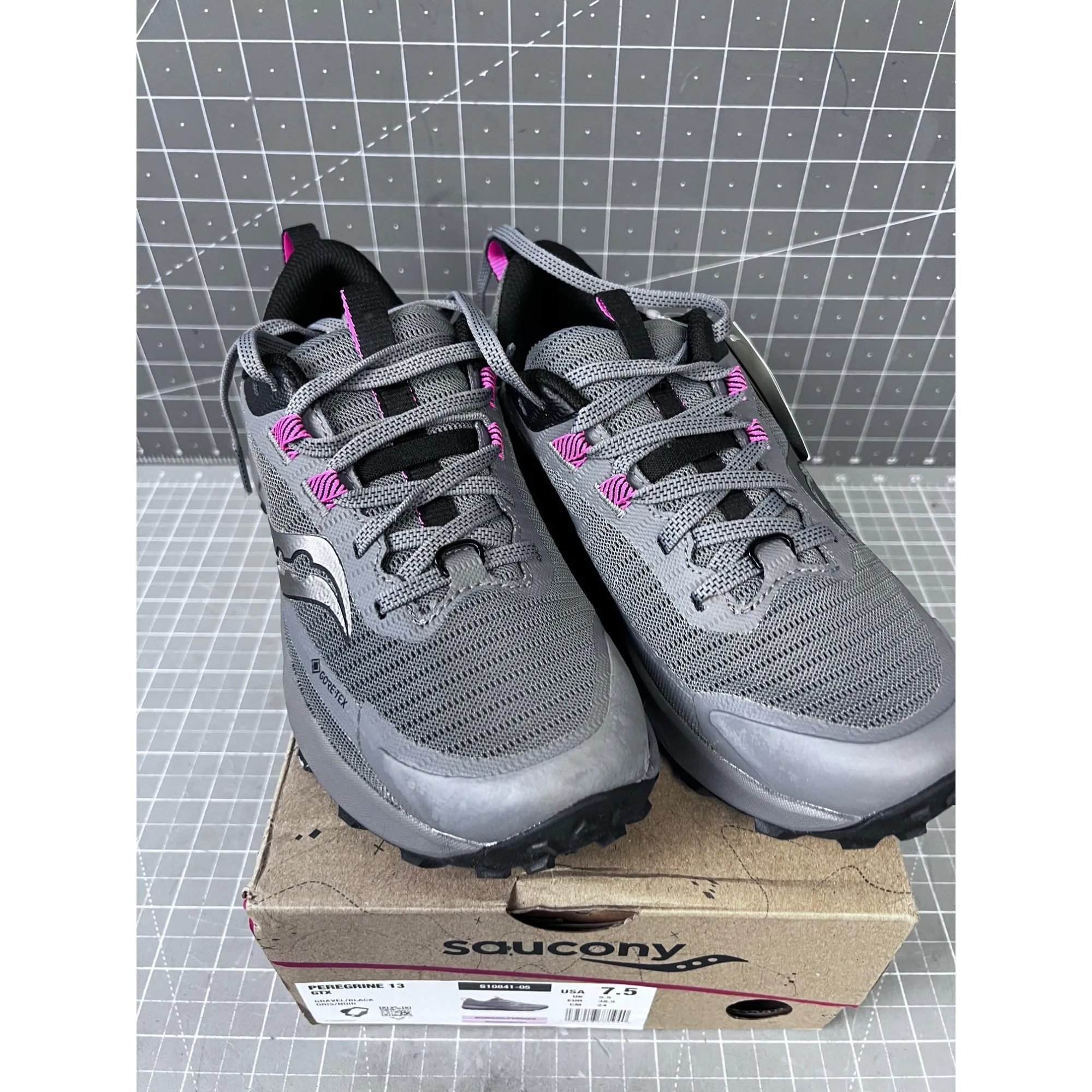 Saucony Peregrine 13 GTX Women’s Trail Running Shoes Sz 7.5 US Gravel/Black New