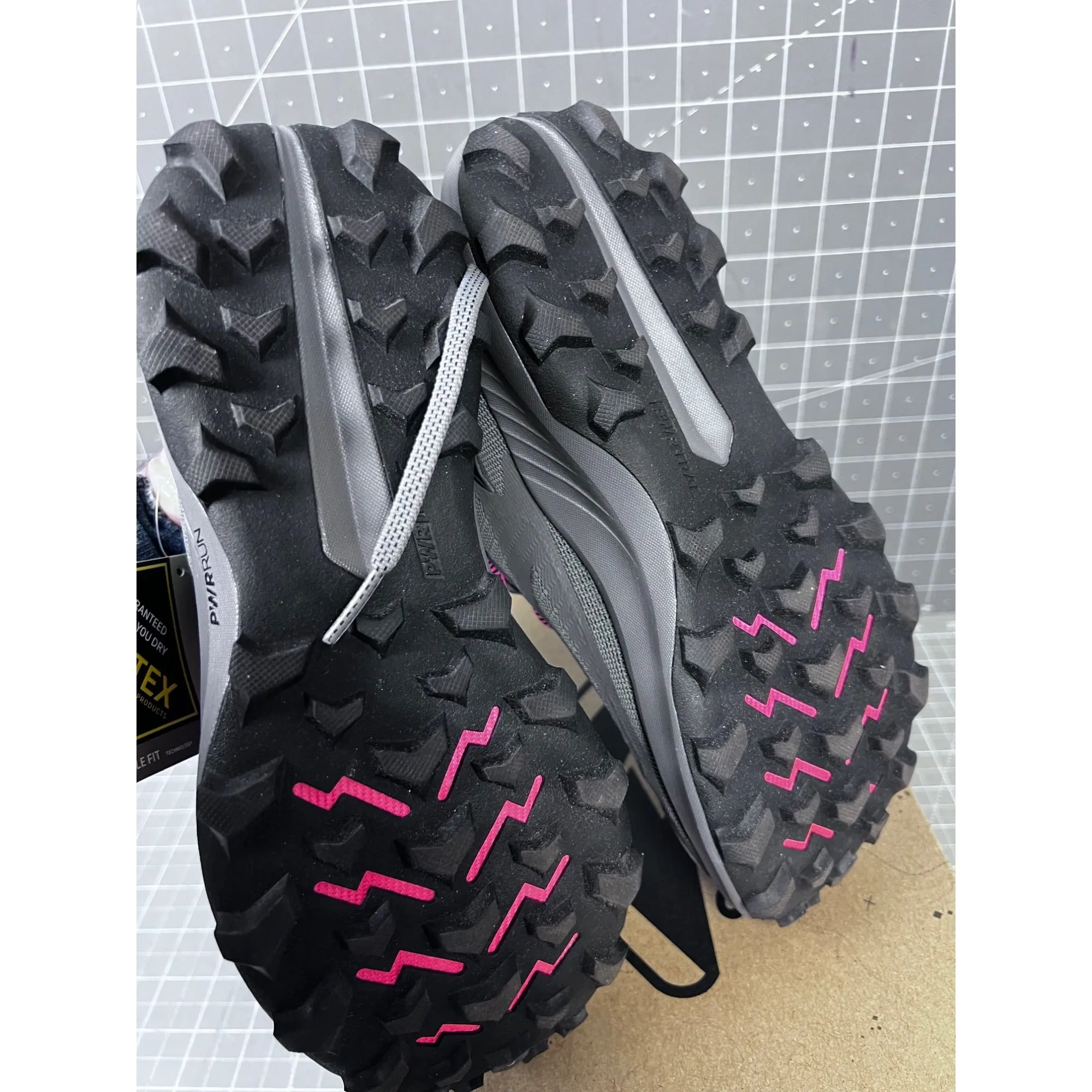 Saucony Peregrine 13 GTX Women’s Trail Running Shoes Sz 7.5 US Gravel/Black New
