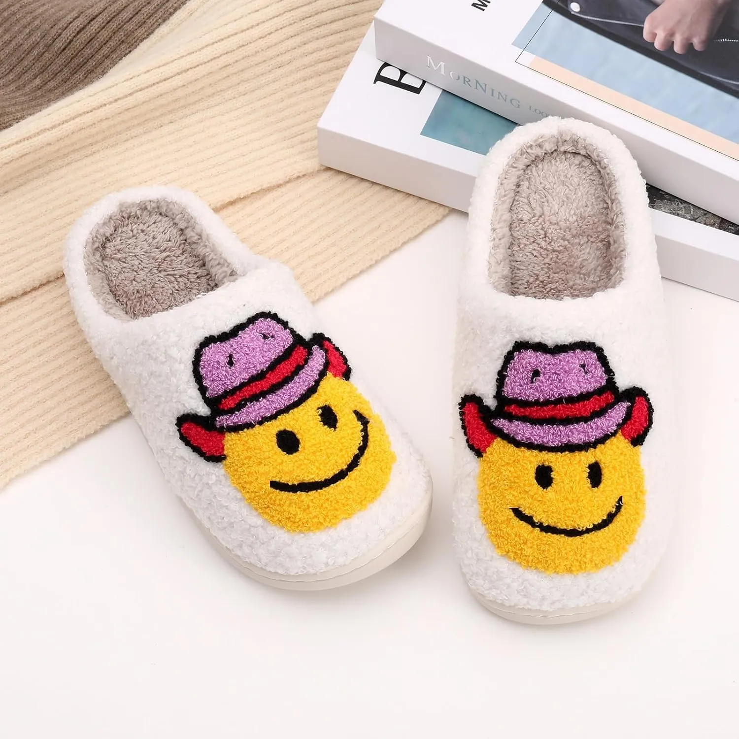 Shoquis Smile Face Slippers for Women men, Womens Slippers on Fuzzy House Slippers for woman Memory Foam Scuff Outdoor Indoor Warm Plush Bedroom Shoes with Faux Fur Lining