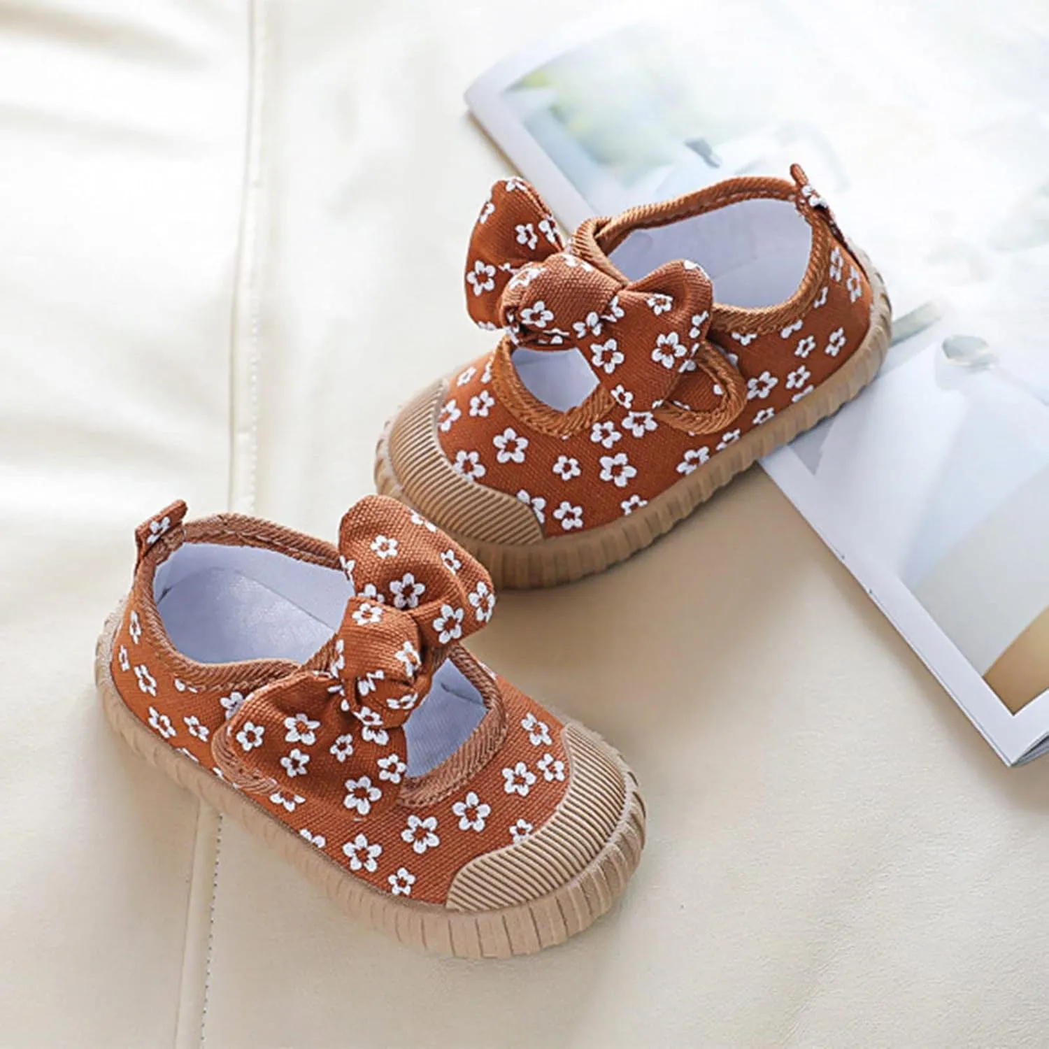 Spring and Summer Girls Casual Shoes Flower Bow Soft Bottom Comfortable and Breathable Big Girl (Brown, 2-2.5Years)