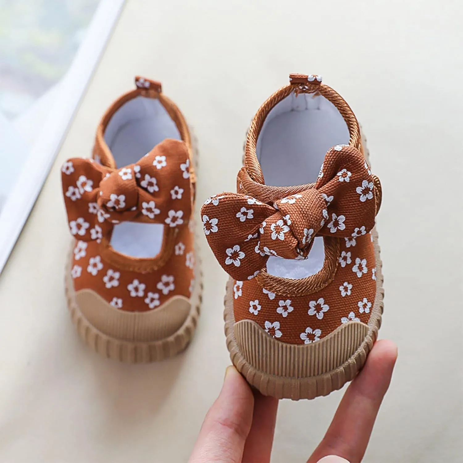 Spring and Summer Girls Casual Shoes Flower Bow Soft Bottom Comfortable and Breathable Big Girl (Brown, 2-2.5Years)