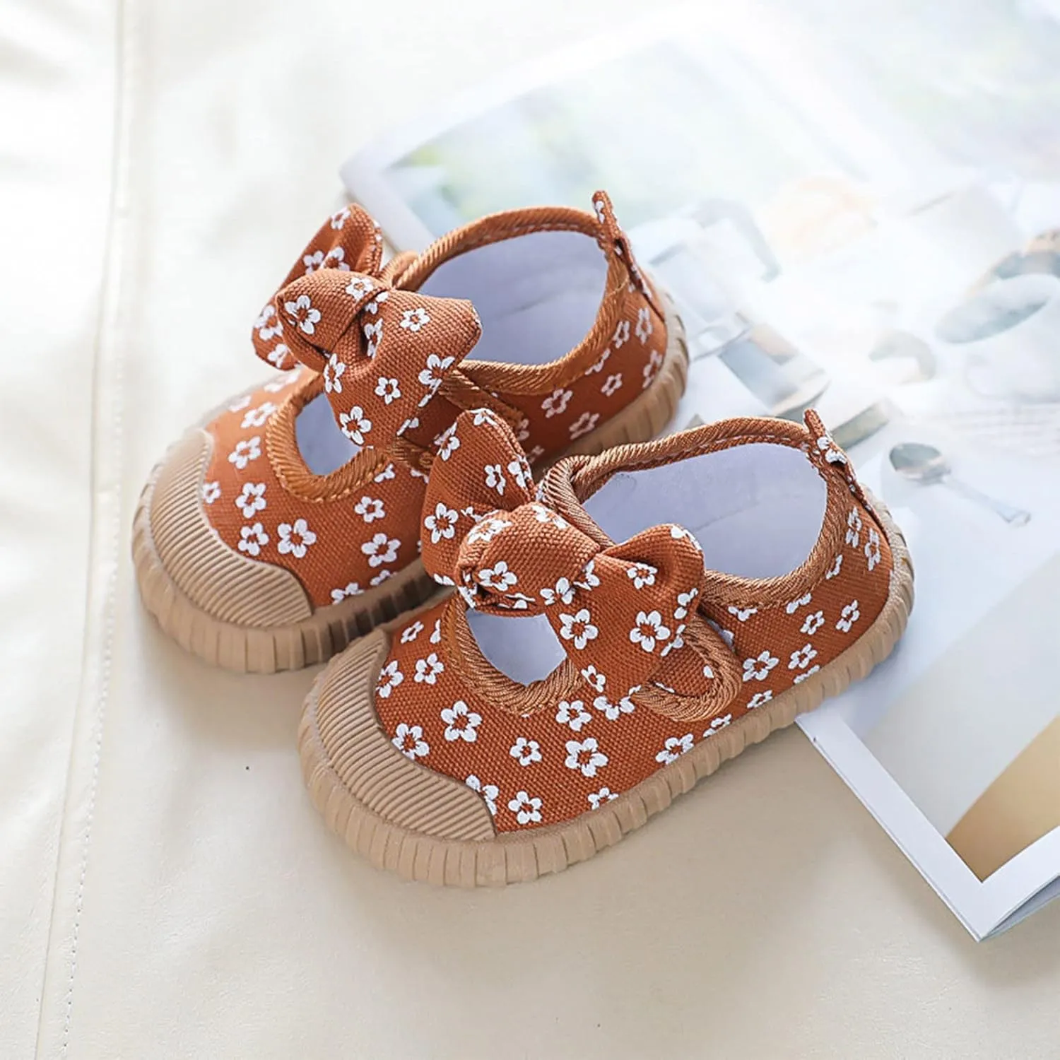 Spring and Summer Girls Casual Shoes Flower Bow Soft Bottom Comfortable and Breathable Big Girl (Brown, 2-2.5Years)