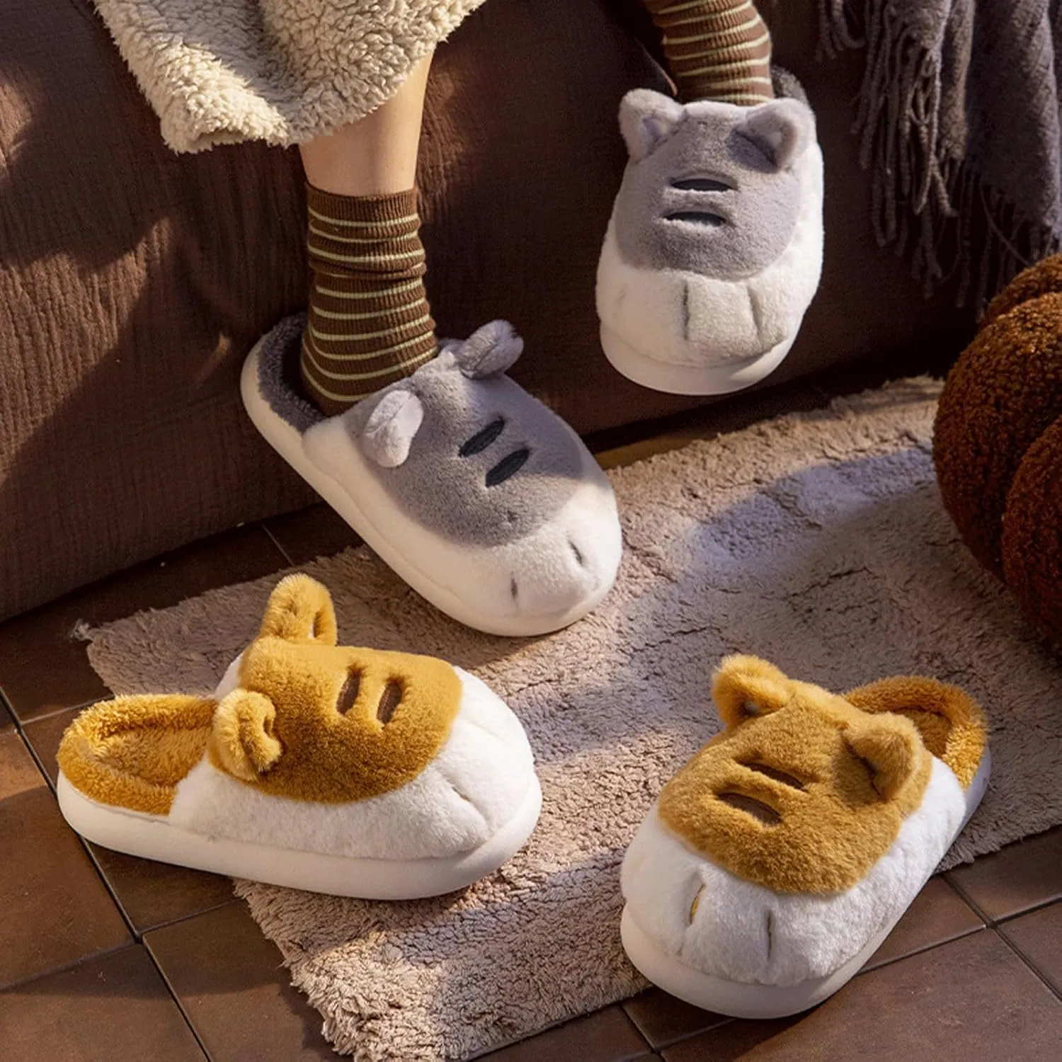 SYALEO Cute Animal Paw Slippers Kawaii Cartoon Tiger Claw Soft Plush Slippers Winter Warm Fuzzy House Shoes Indoor Home Fur Slippers for Women Men Kids
