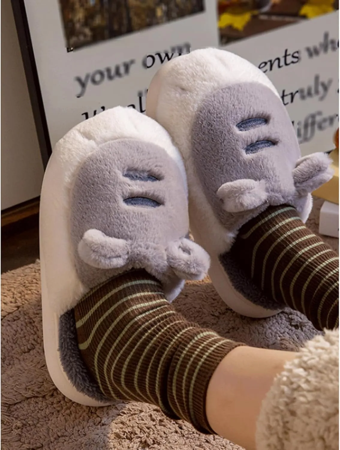 SYALEO Cute Animal Paw Slippers Kawaii Cartoon Tiger Claw Soft Plush Slippers Winter Warm Fuzzy House Shoes Indoor Home Fur Slippers for Women Men Kids