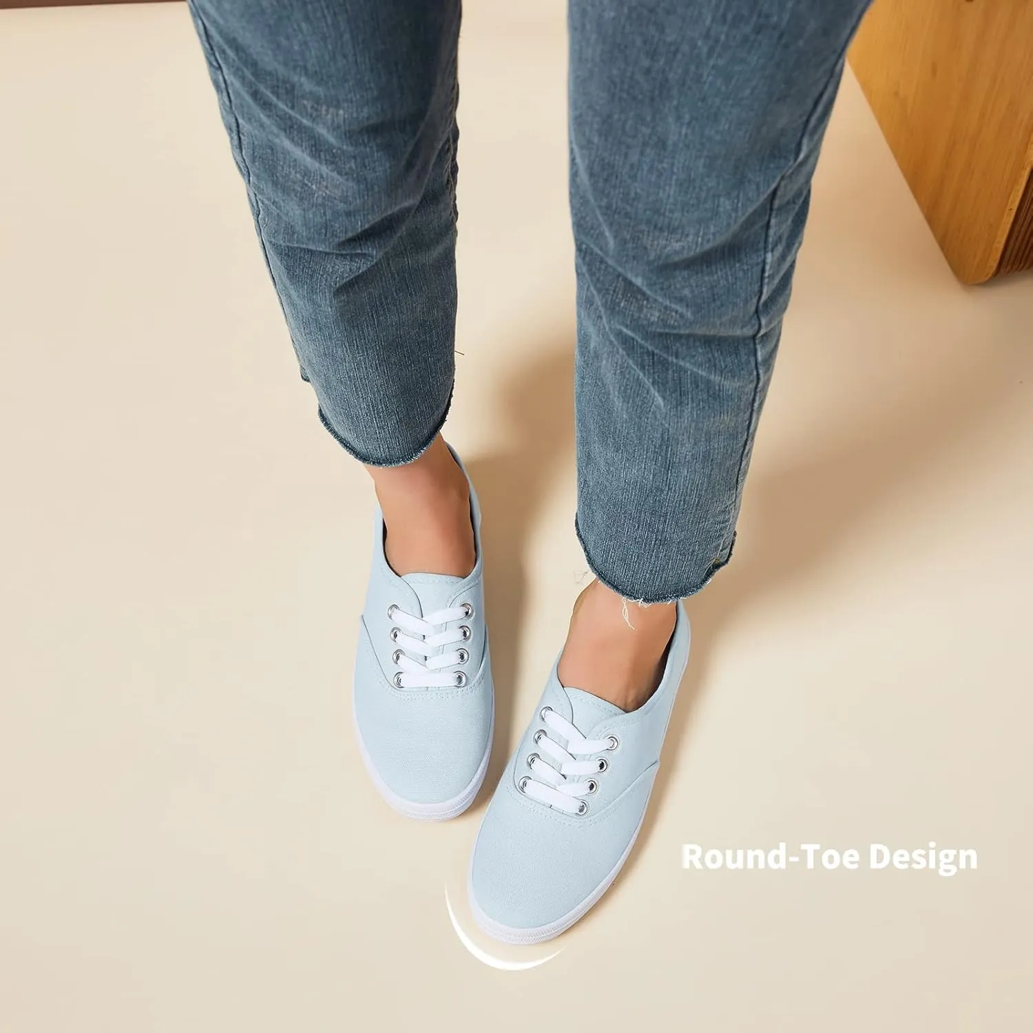 TUOPIN Womens White Canvas Sneakers Low Top Lace-up Canvas Shoes Lightweight Casual Tennis Shoes