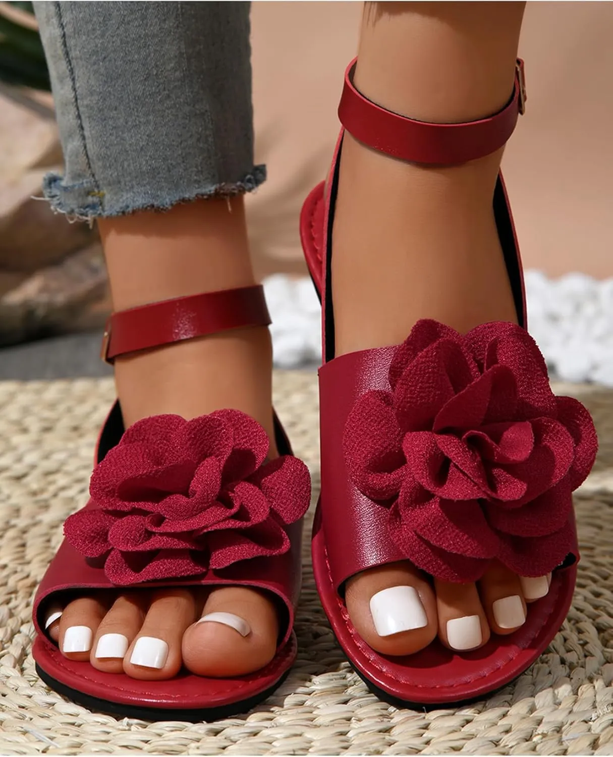 Verdusa Women's 3D Flower Sandals Open Toe Ankle Strap Vacation Flat Sandals