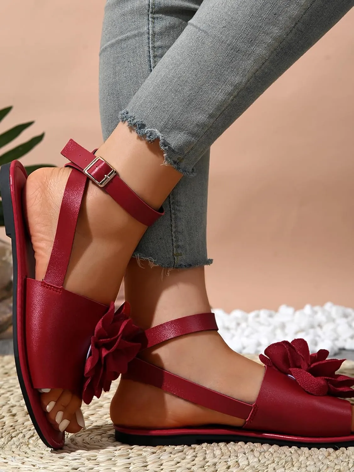 Verdusa Women's 3D Flower Sandals Open Toe Ankle Strap Vacation Flat Sandals