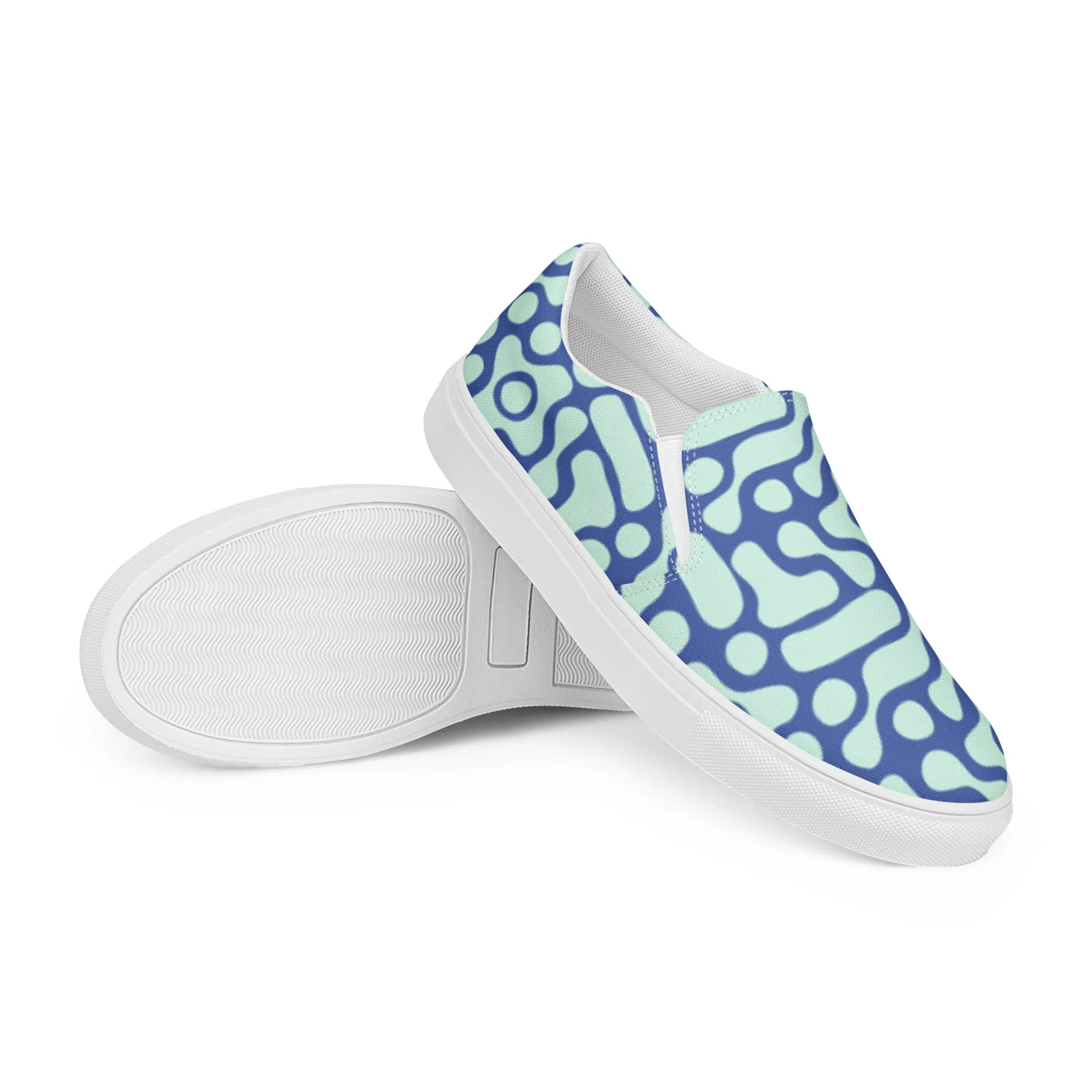 Warped slip-on shoes