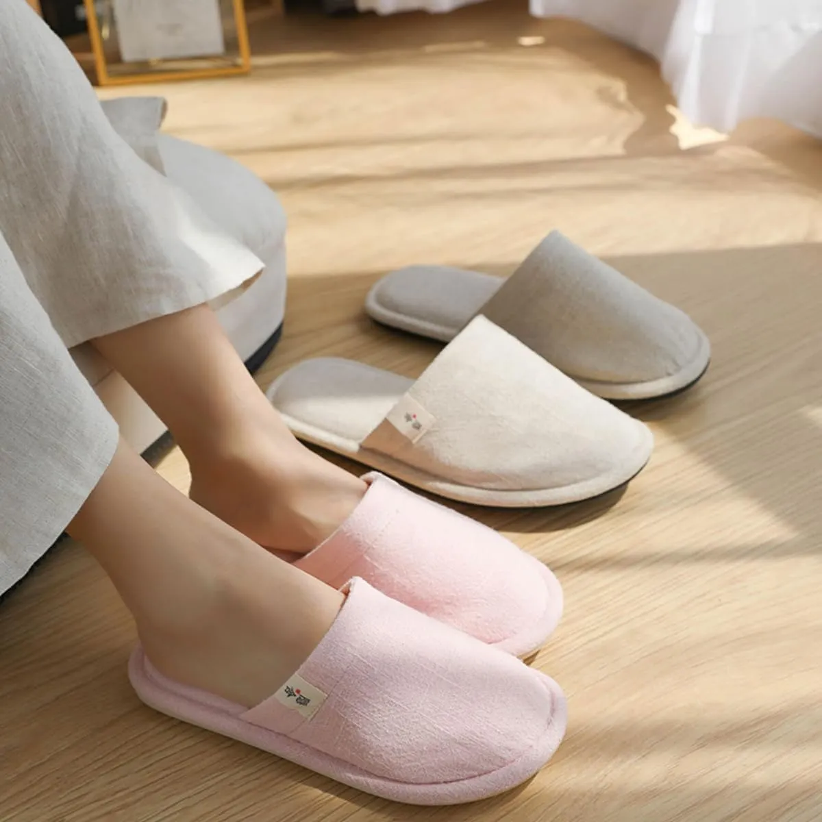 Women Men Comfort House Slippers Warm Home Shoes Anti-Skid Slippers Outdoor Indoor