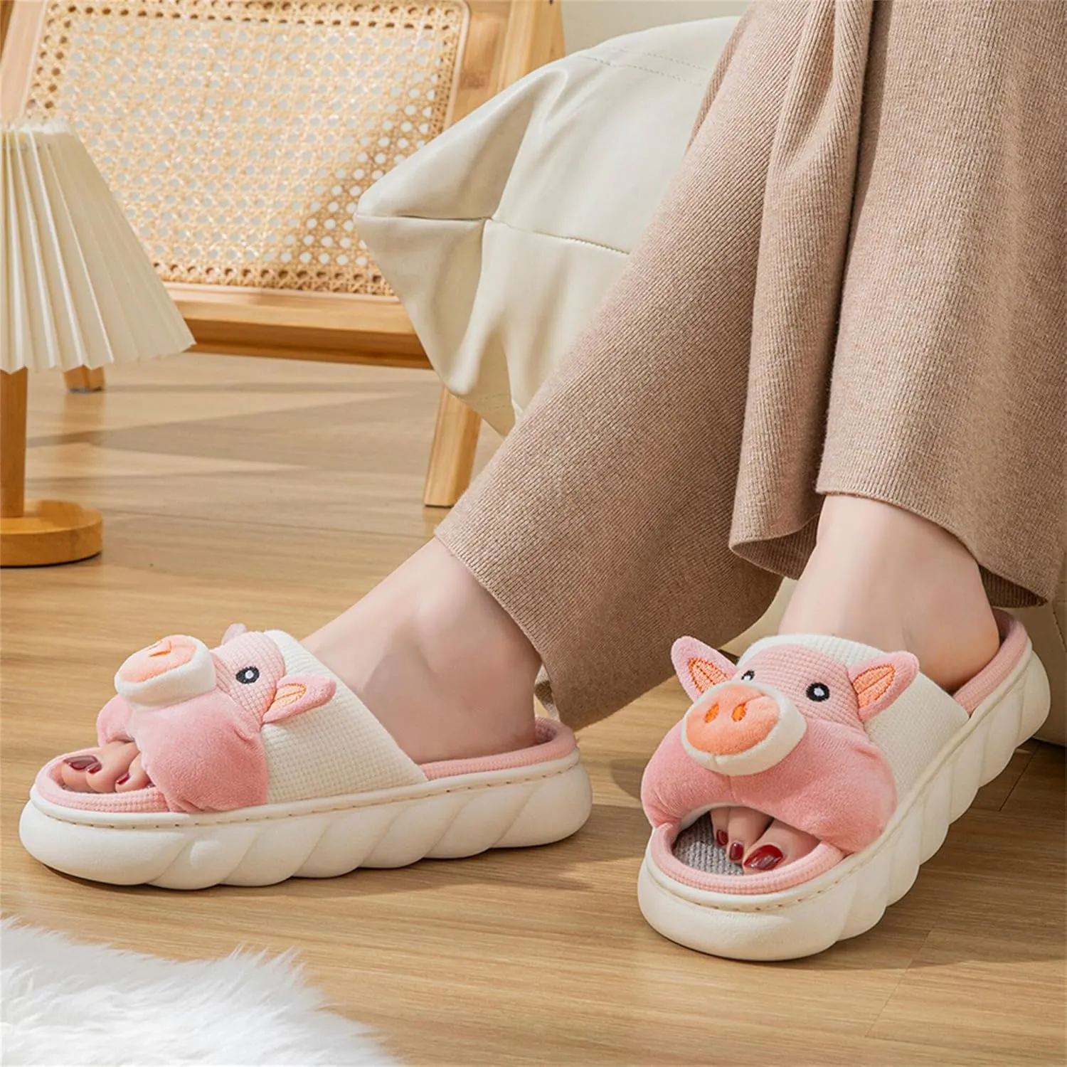Women's Cute Animal Pig Slippers - Soft, Cosy Four Seasons Home Linen Slippers