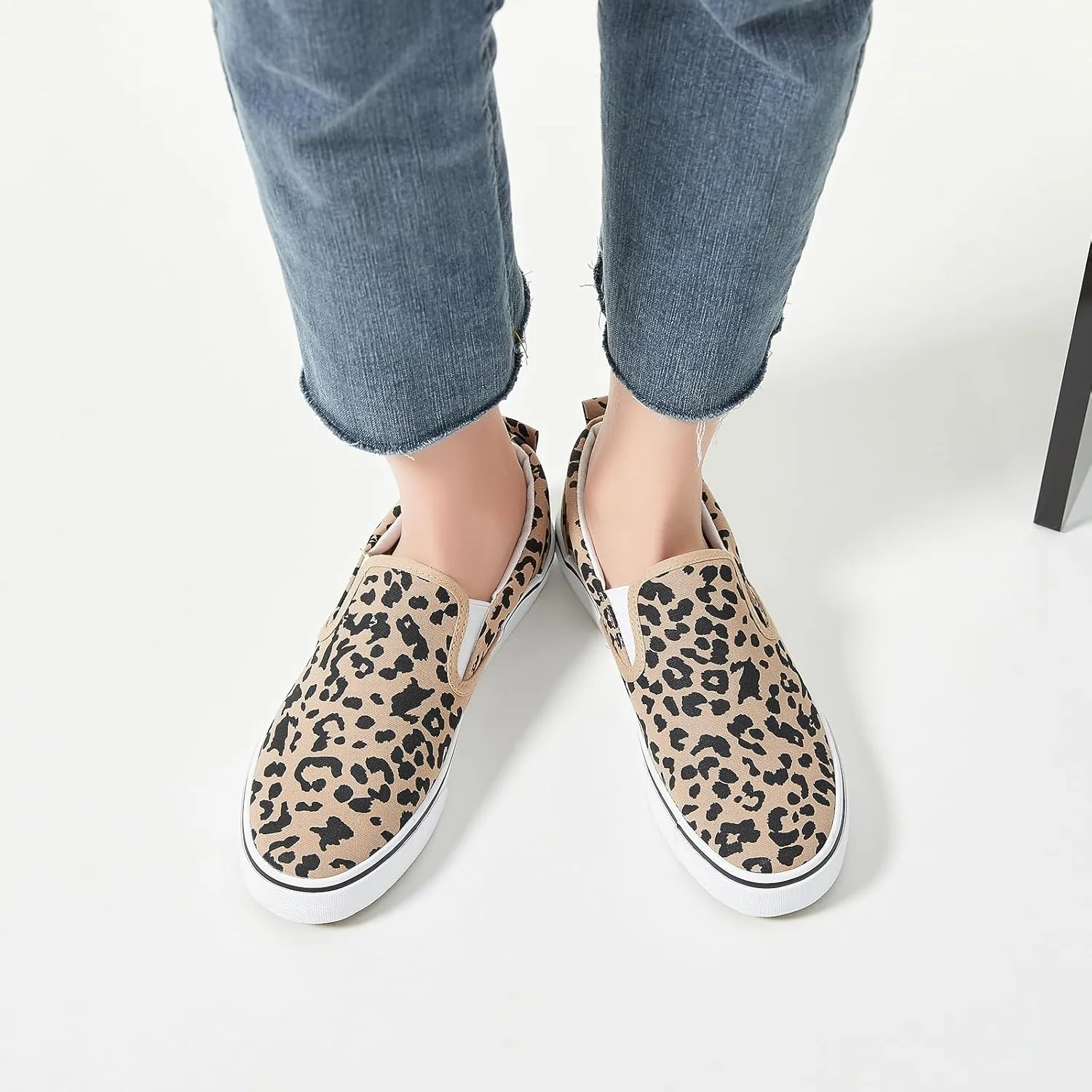 Women's Slip on Shoes Canvas Sneakers Loafers Non Slip Shoes Low Top Casual Shoes