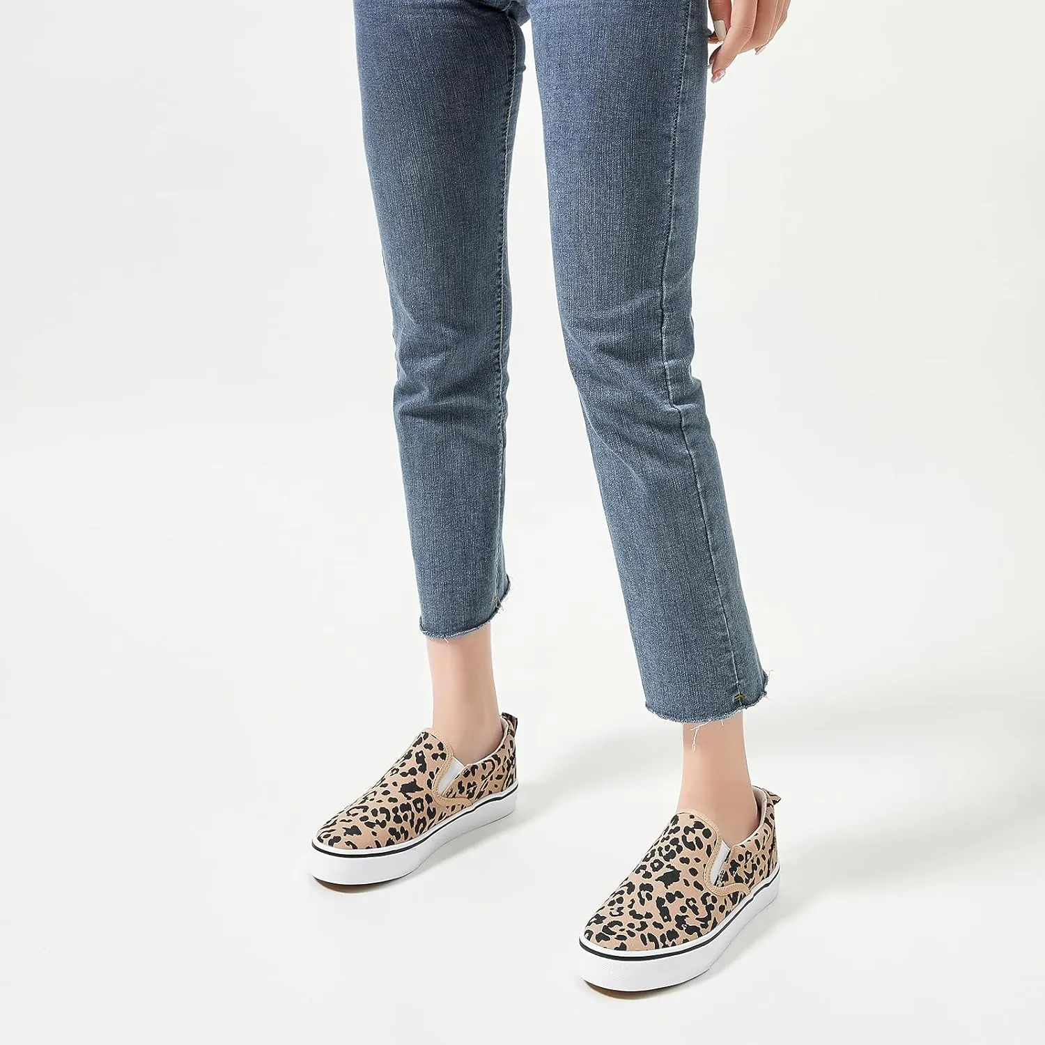 Women's Slip on Shoes Canvas Sneakers Loafers Non Slip Shoes Low Top Casual Shoes