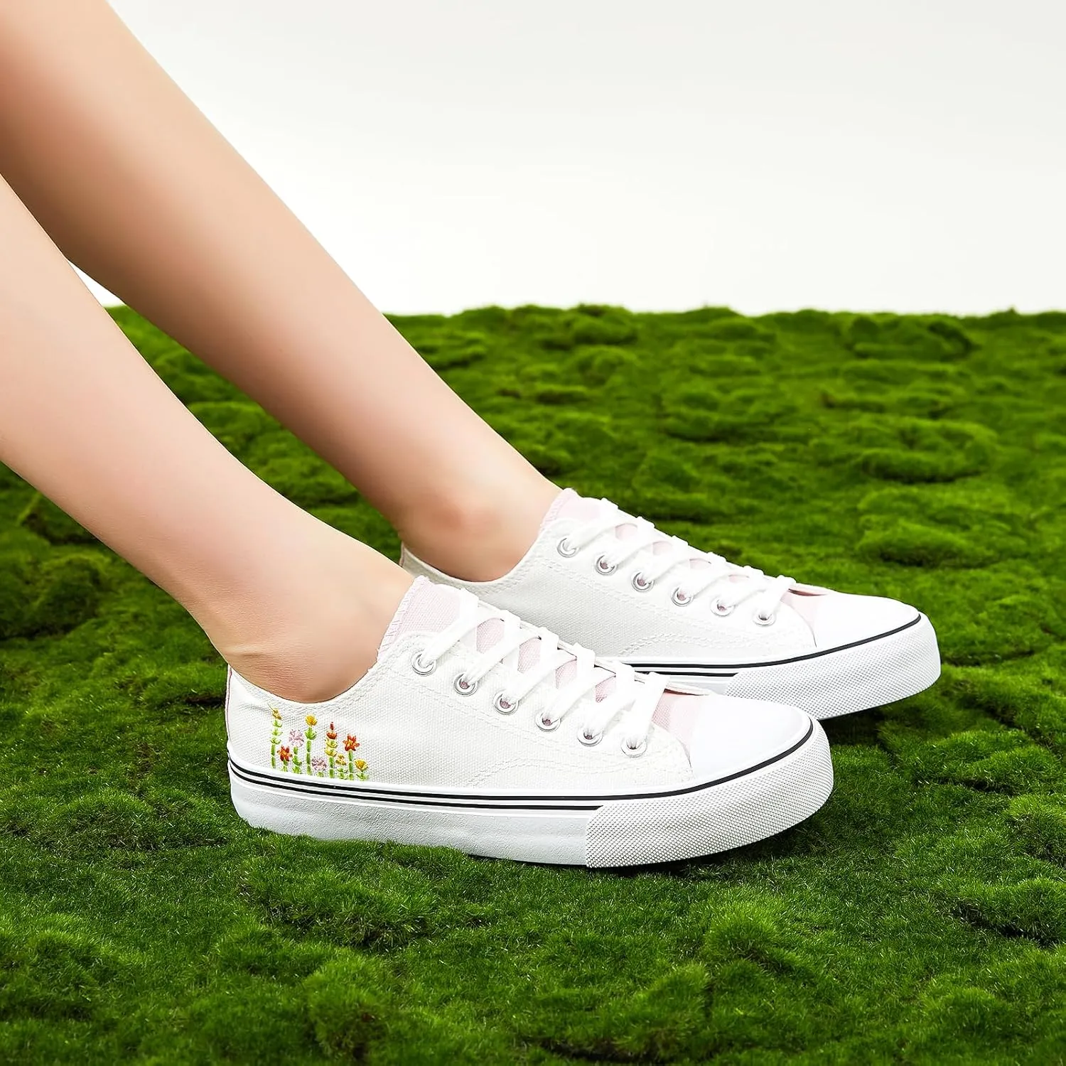 ZGR Womens Low Top Canvas Shoes,Lace up Canvas Sneakers,Casual White Tennis Walking Shoes